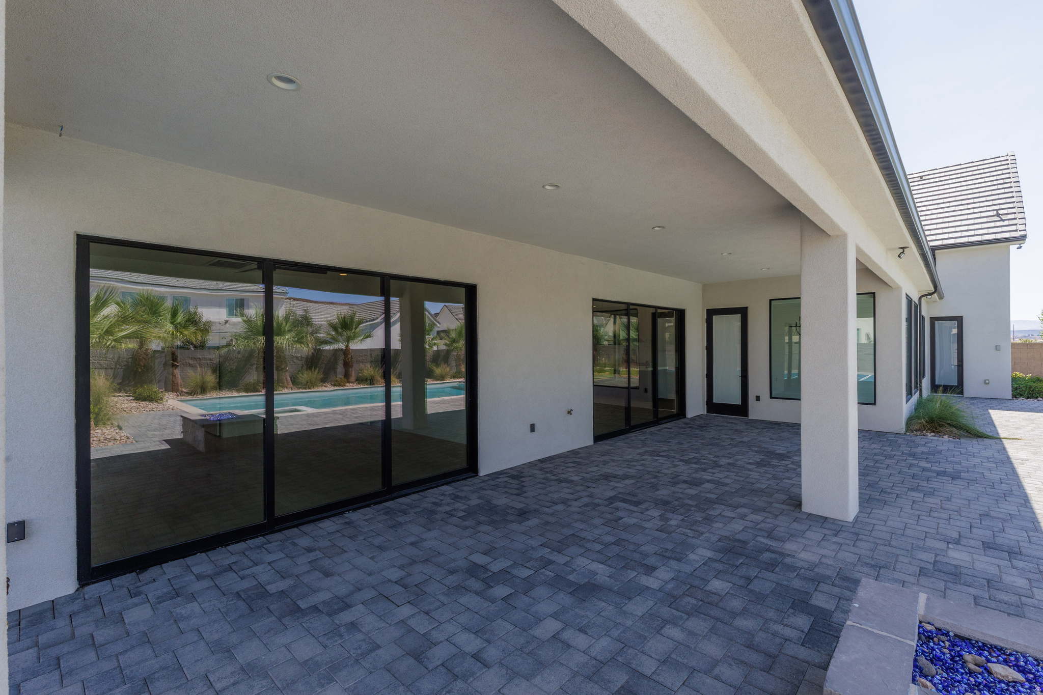 QUEENSRIDGE 3 - Residential