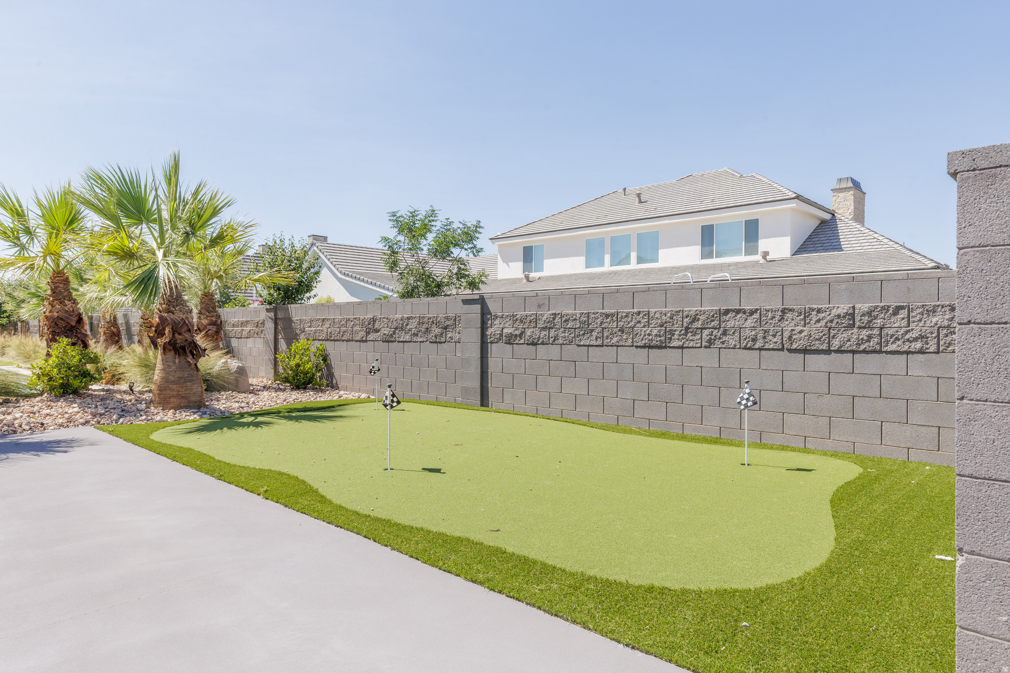 QUEENSRIDGE 3 - Residential