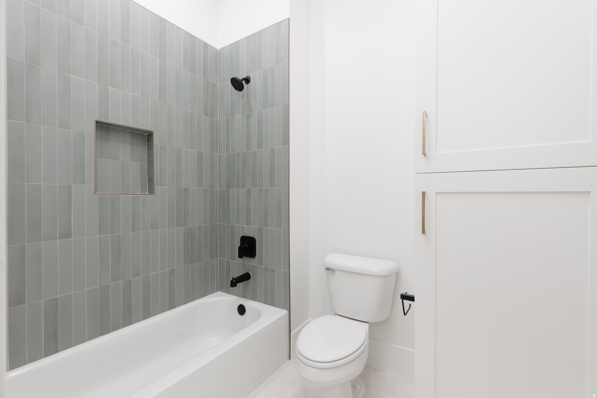 QUEENSRIDGE 3 - Residential