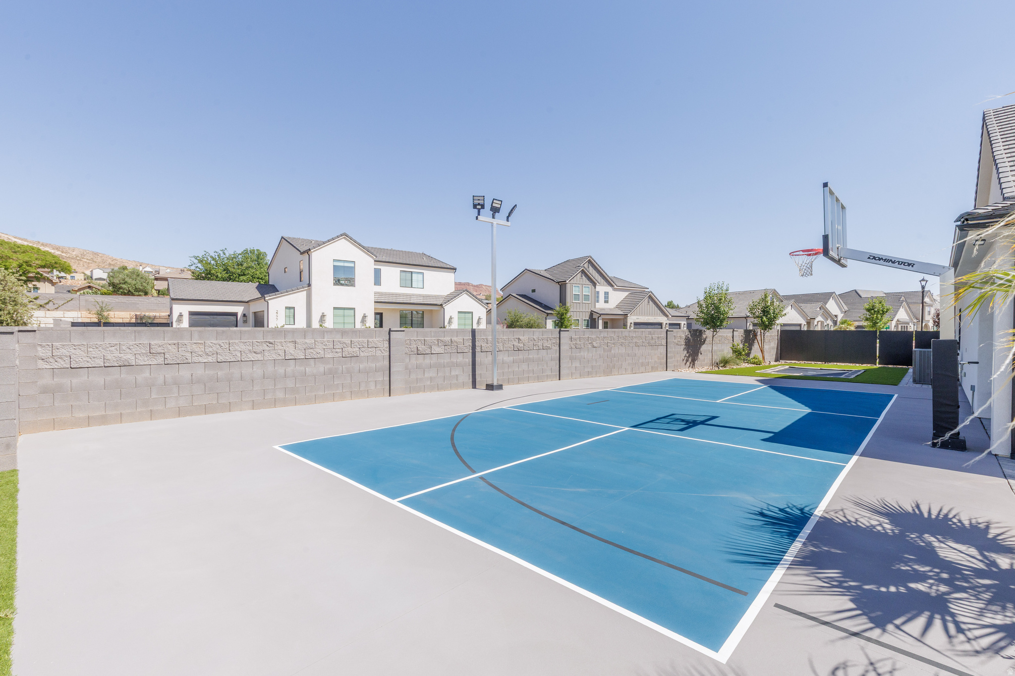QUEENSRIDGE 3 - Residential