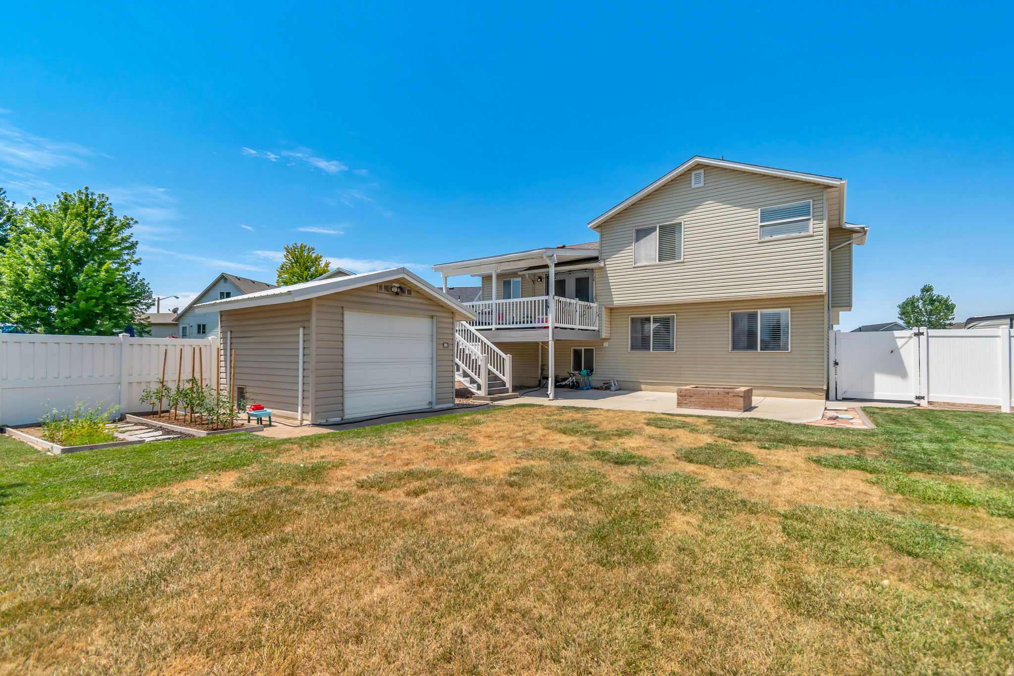 TIFFANY PLACE - Residential