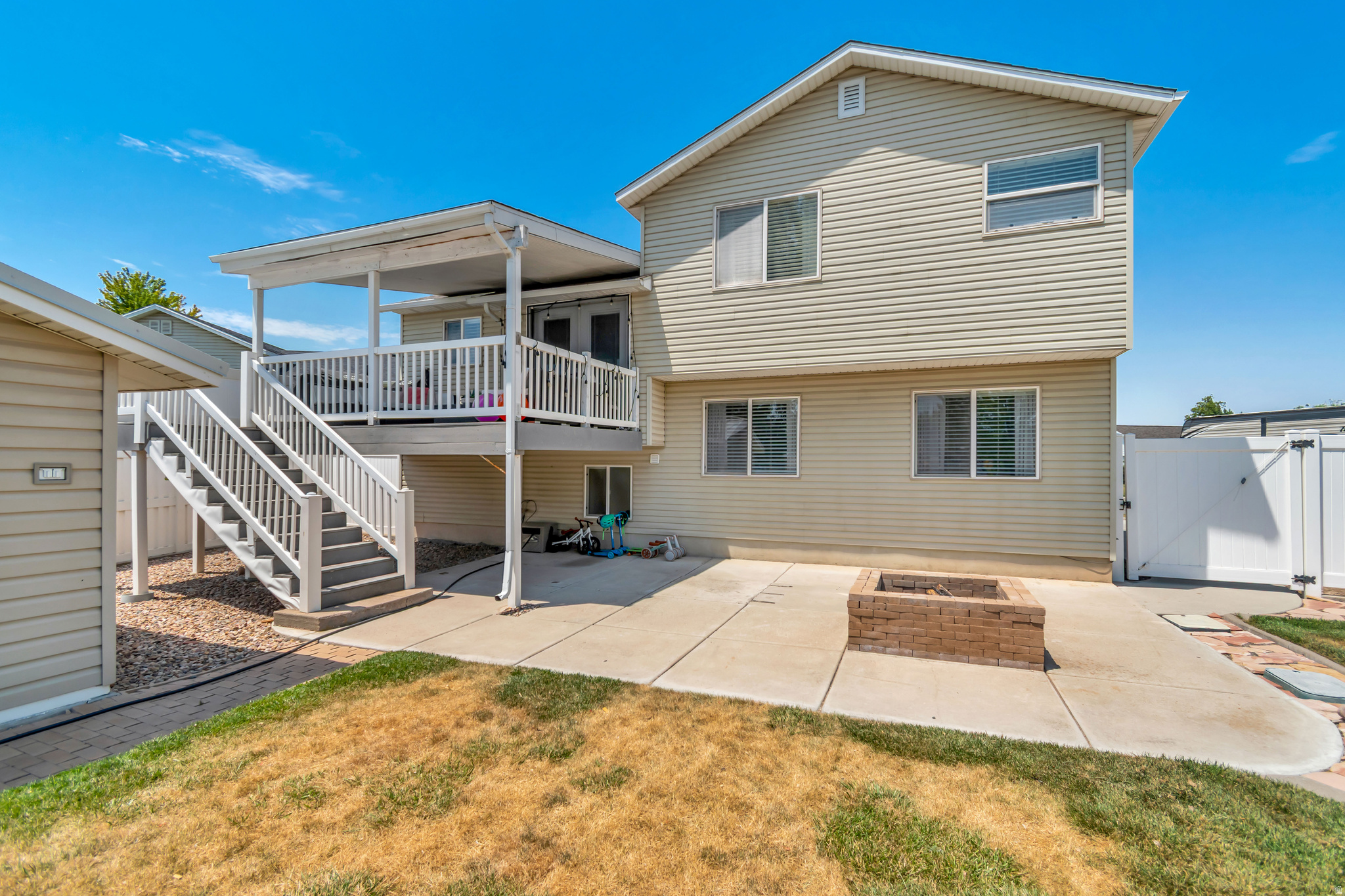 TIFFANY PLACE - Residential