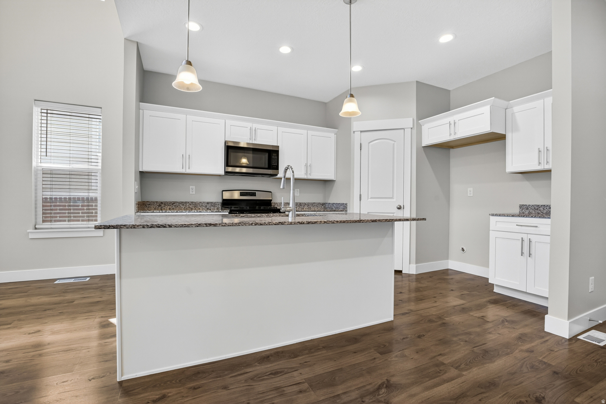 MOUNTAIN RIDGE - Residential
