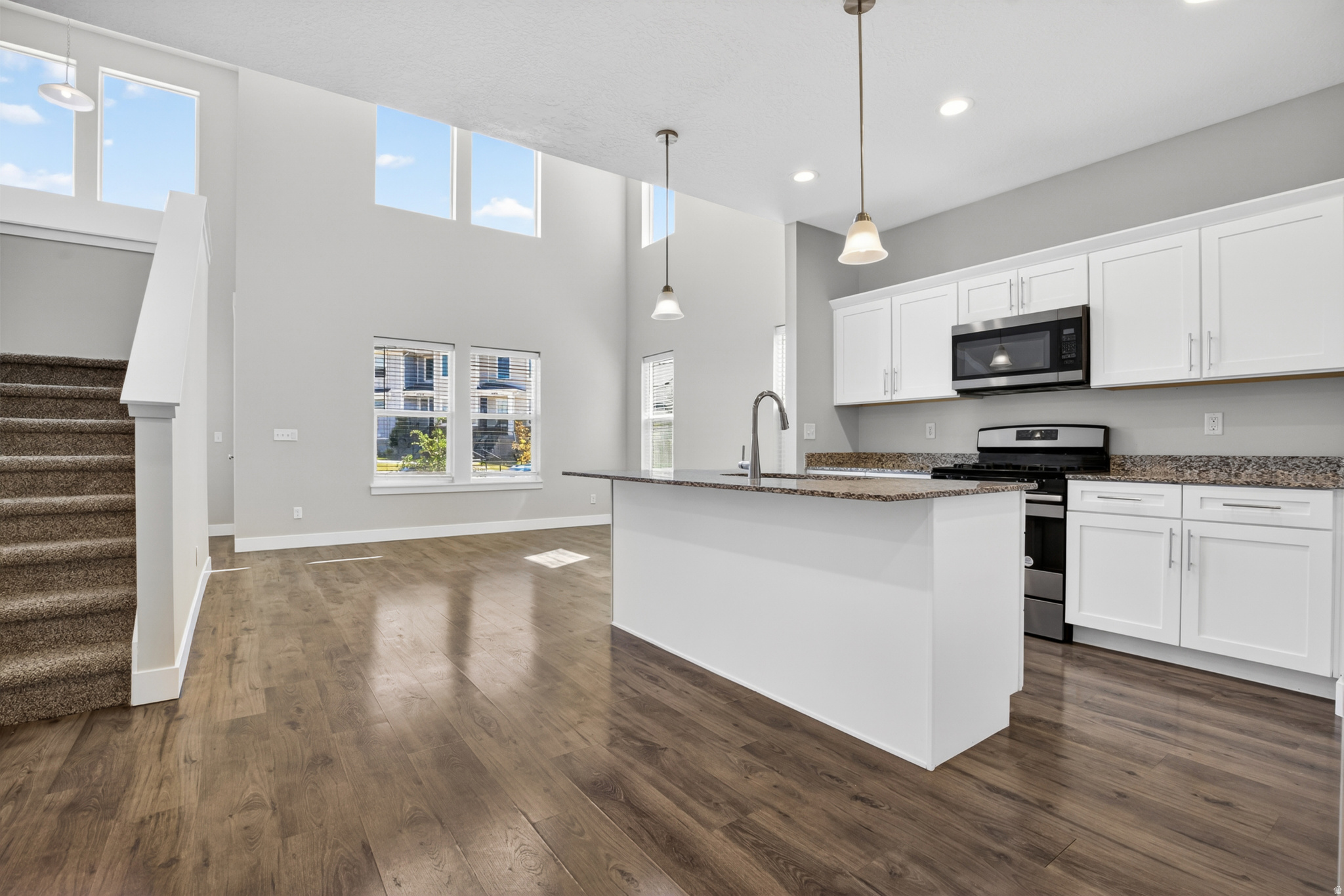 MOUNTAIN RIDGE - Residential