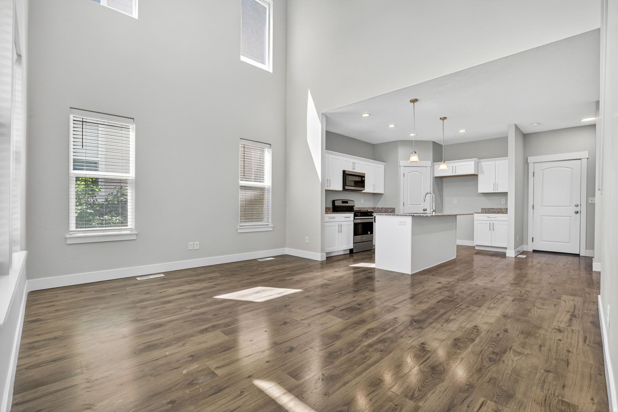 MOUNTAIN RIDGE - Residential