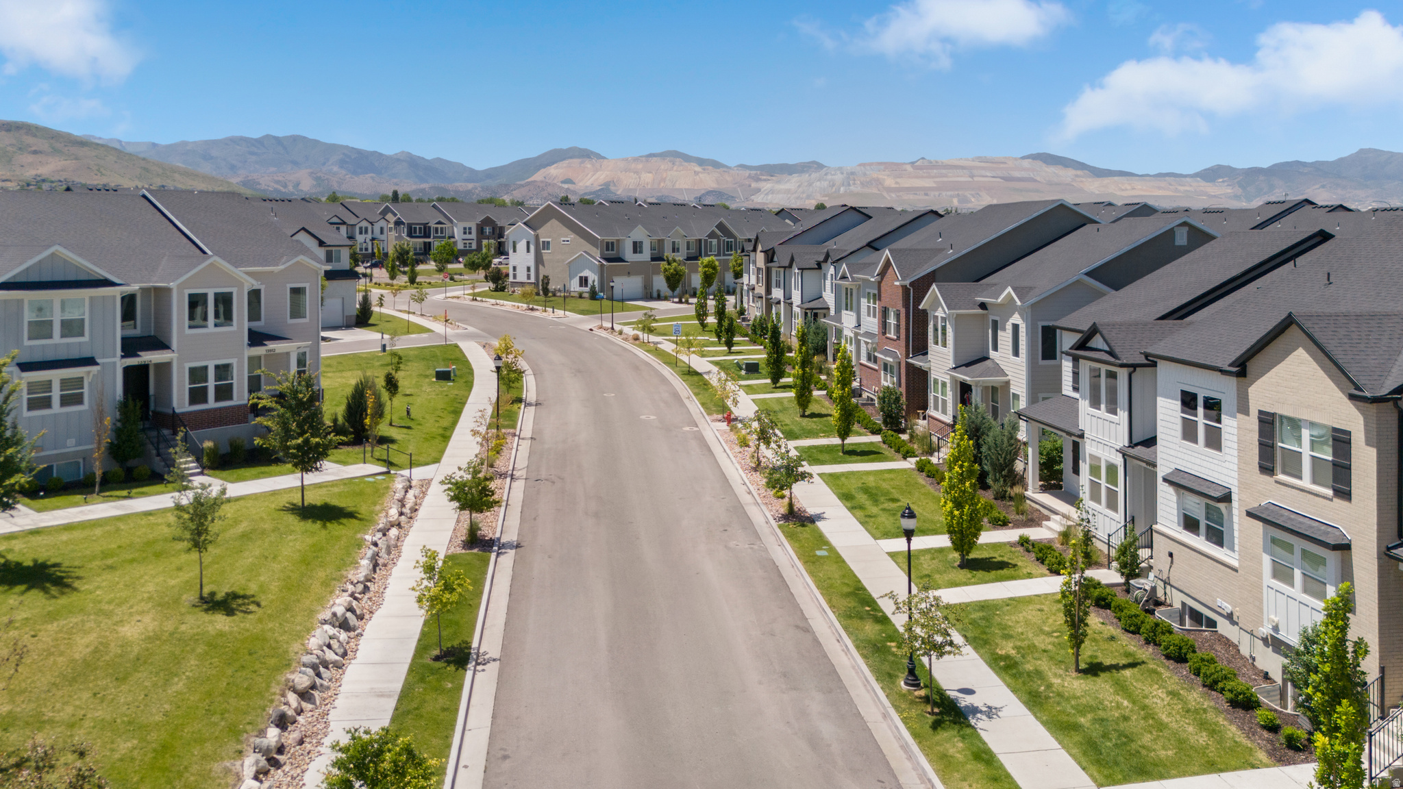 MOUNTAIN RIDGE - Residential
