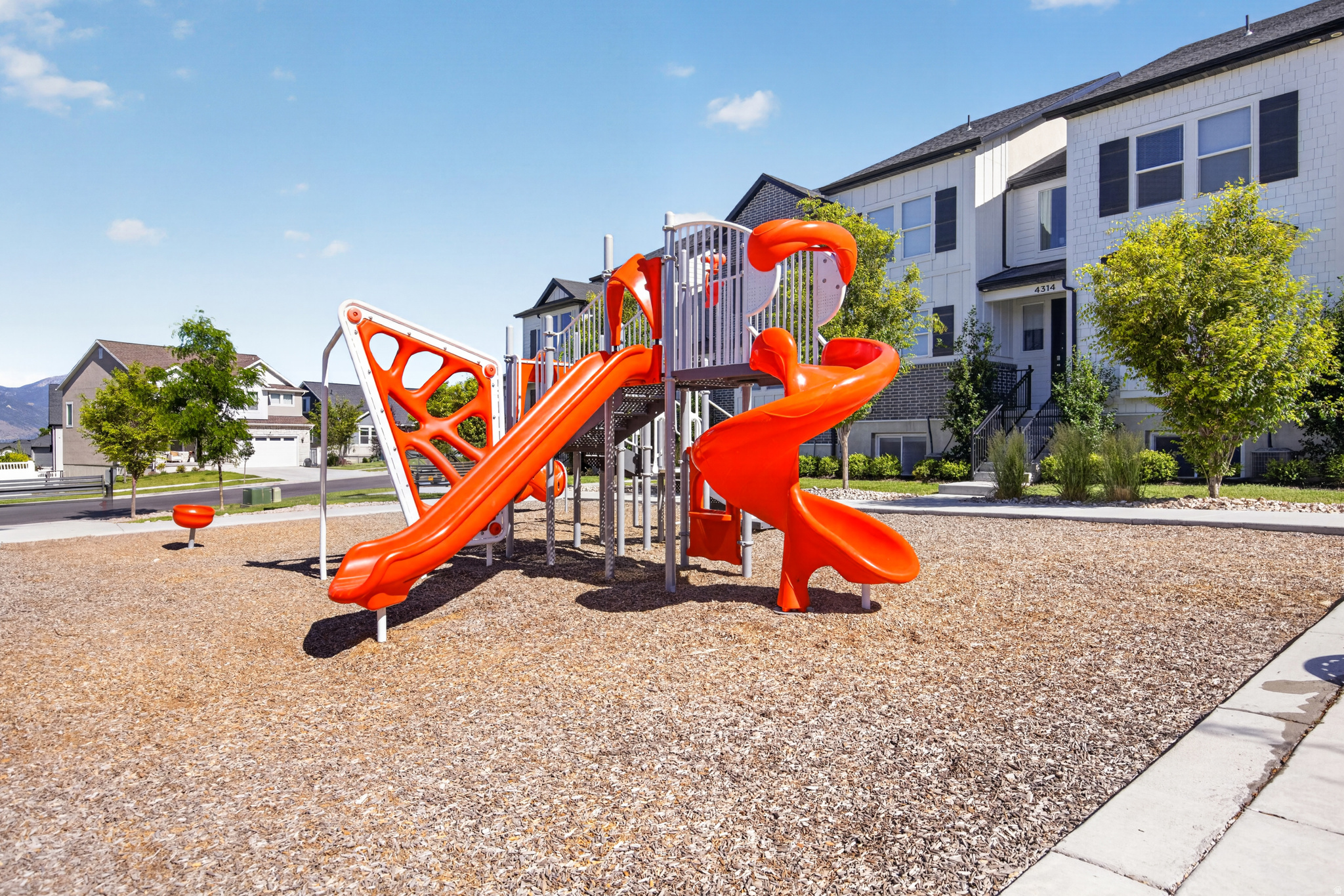 MOUNTAIN RIDGE - Residential