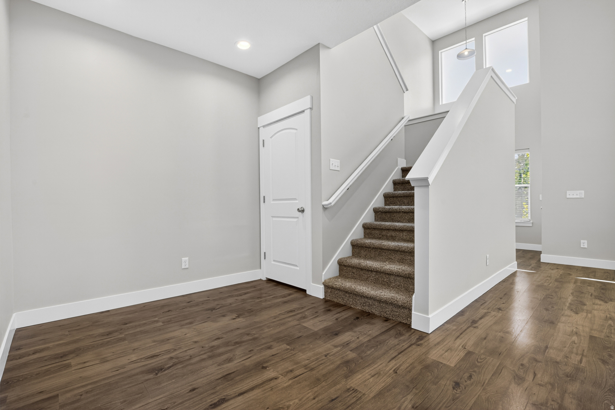 MOUNTAIN RIDGE - Residential