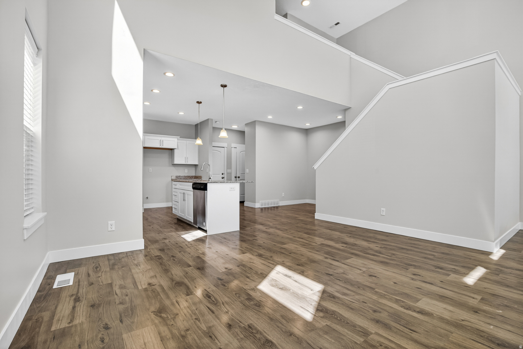 MOUNTAIN RIDGE - Residential