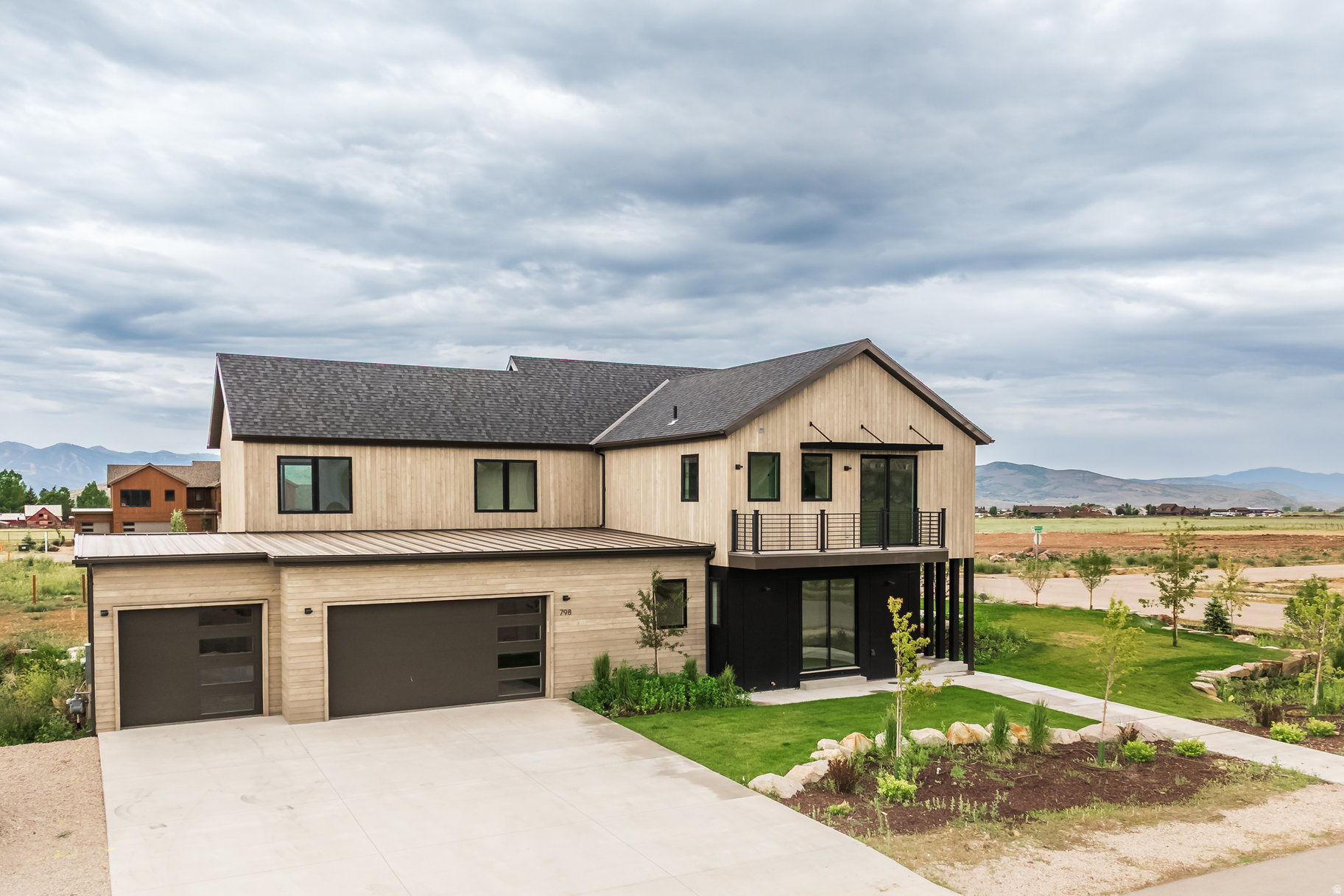 FRONTIER ACRES - Residential
