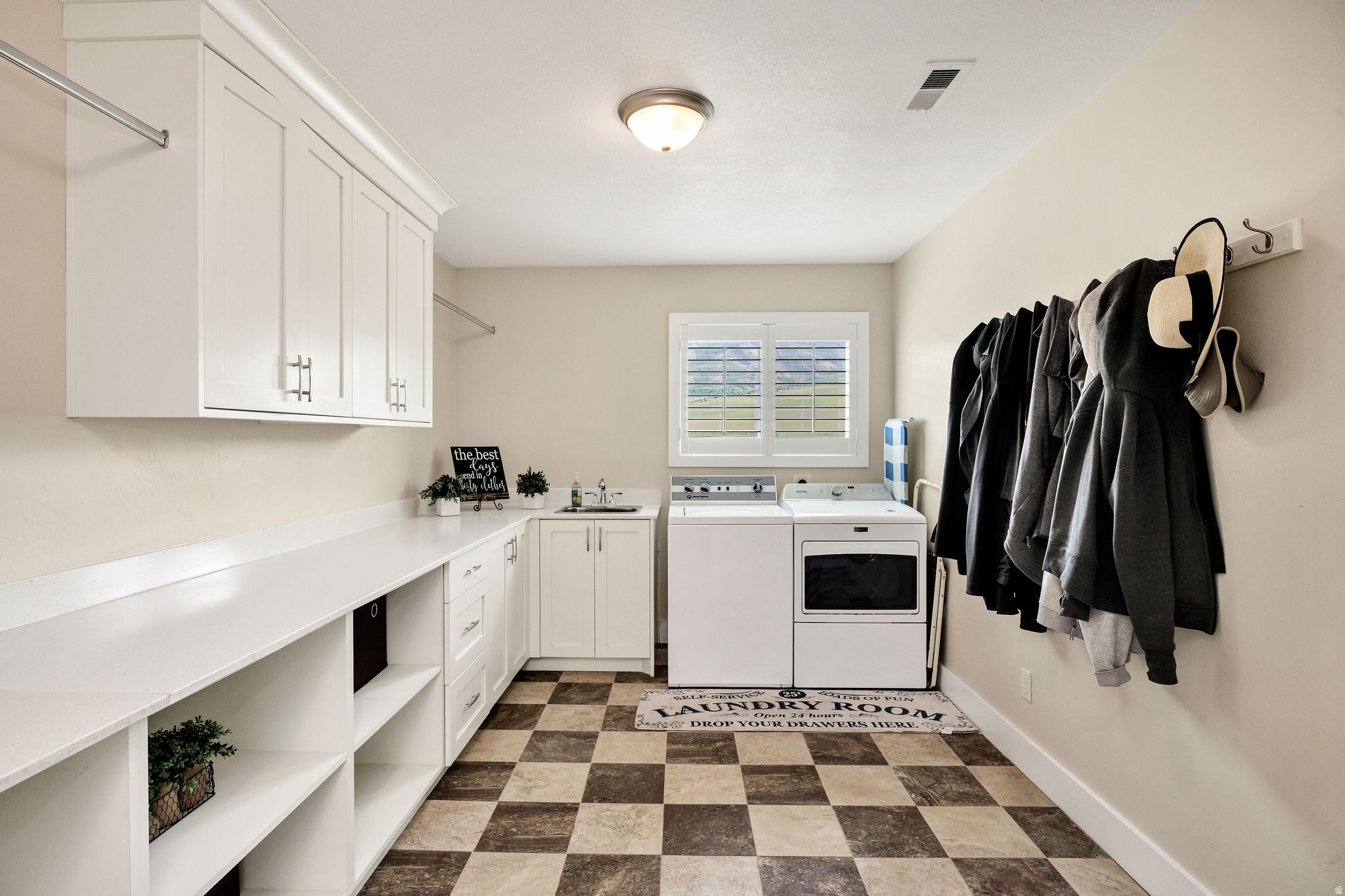 PARADISE HILLS SMALL SUBDIVISON, LOT 3 - Residential