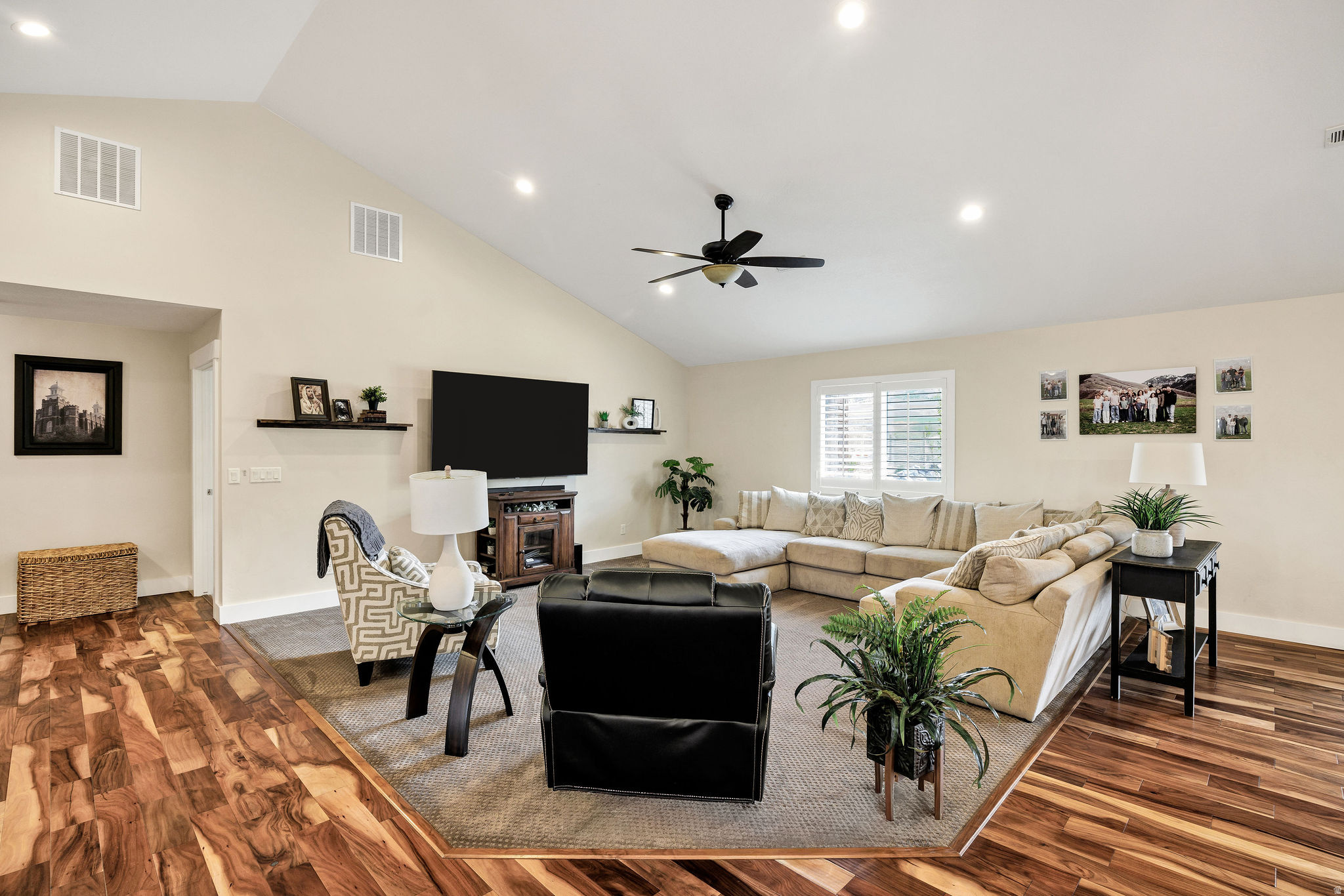 PARADISE HILLS SMALL SUBDIVISON, LOT 3 - Residential