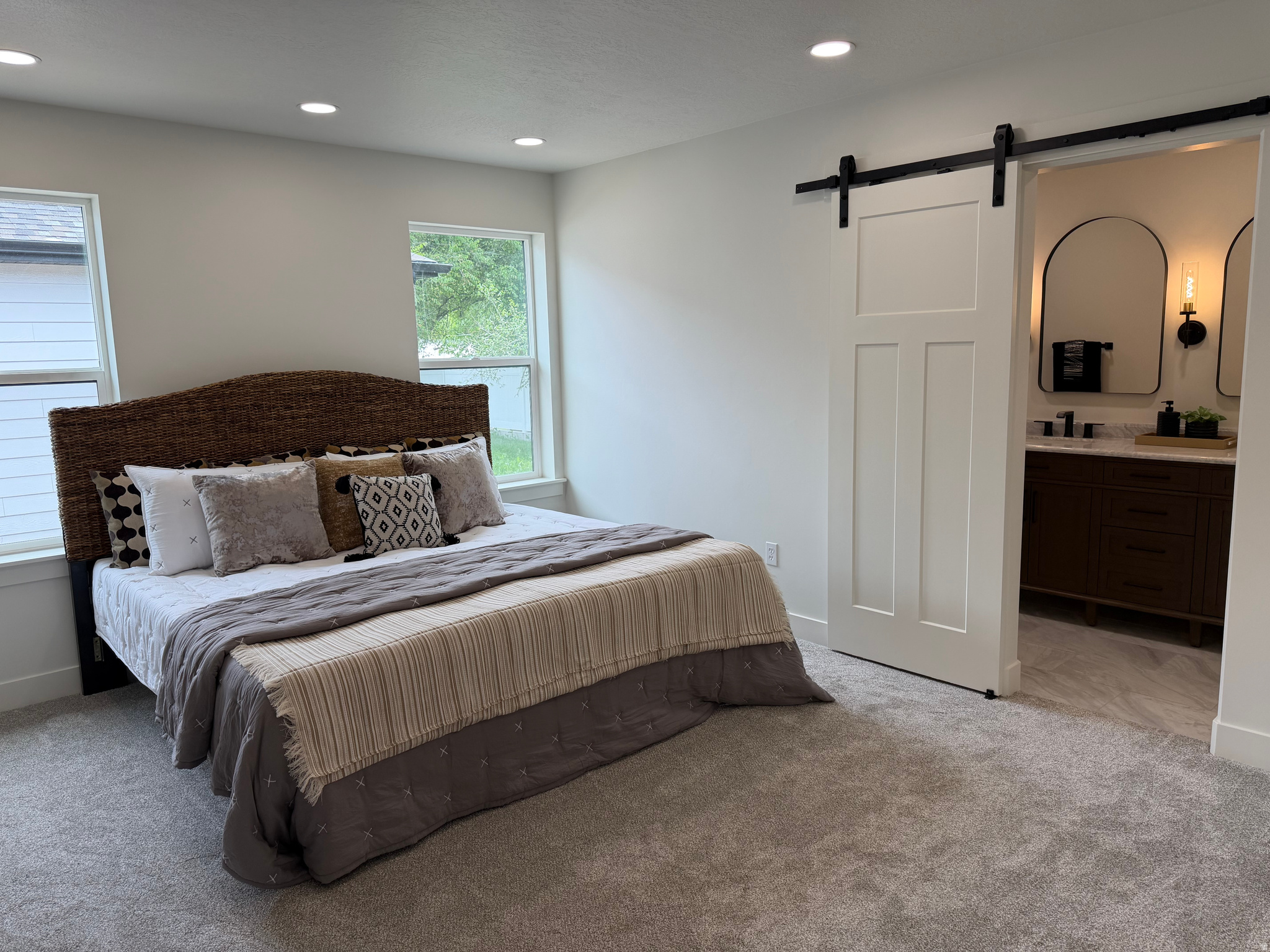 GREGORY STABLES - Residential