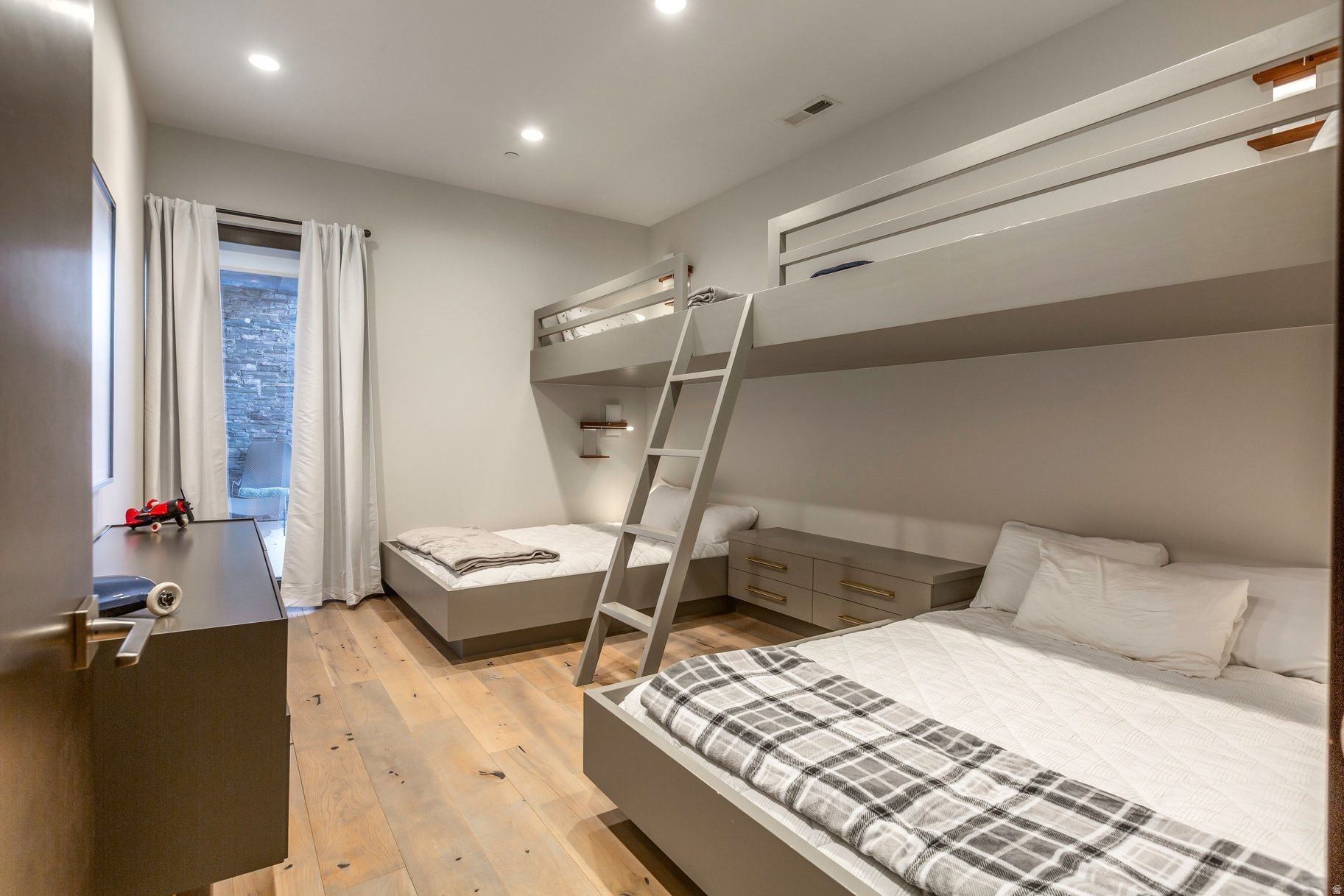 COLONY @WHITE PINE - Residential