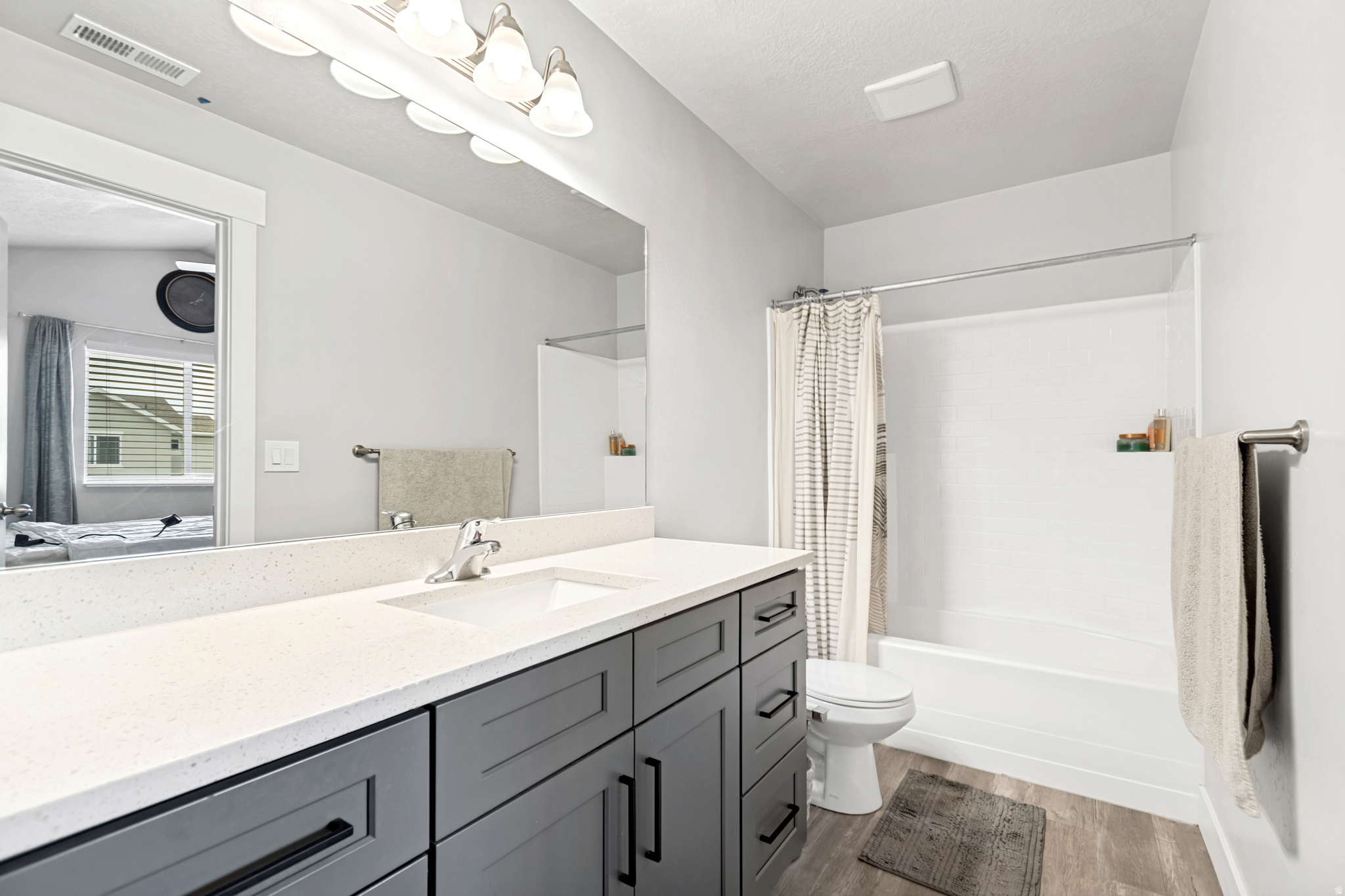 HAMPTONS - Residential
