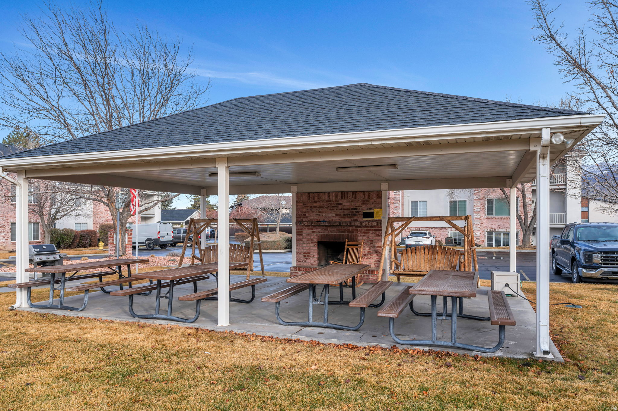 COUNTRYSIDE SQUARE - Residential