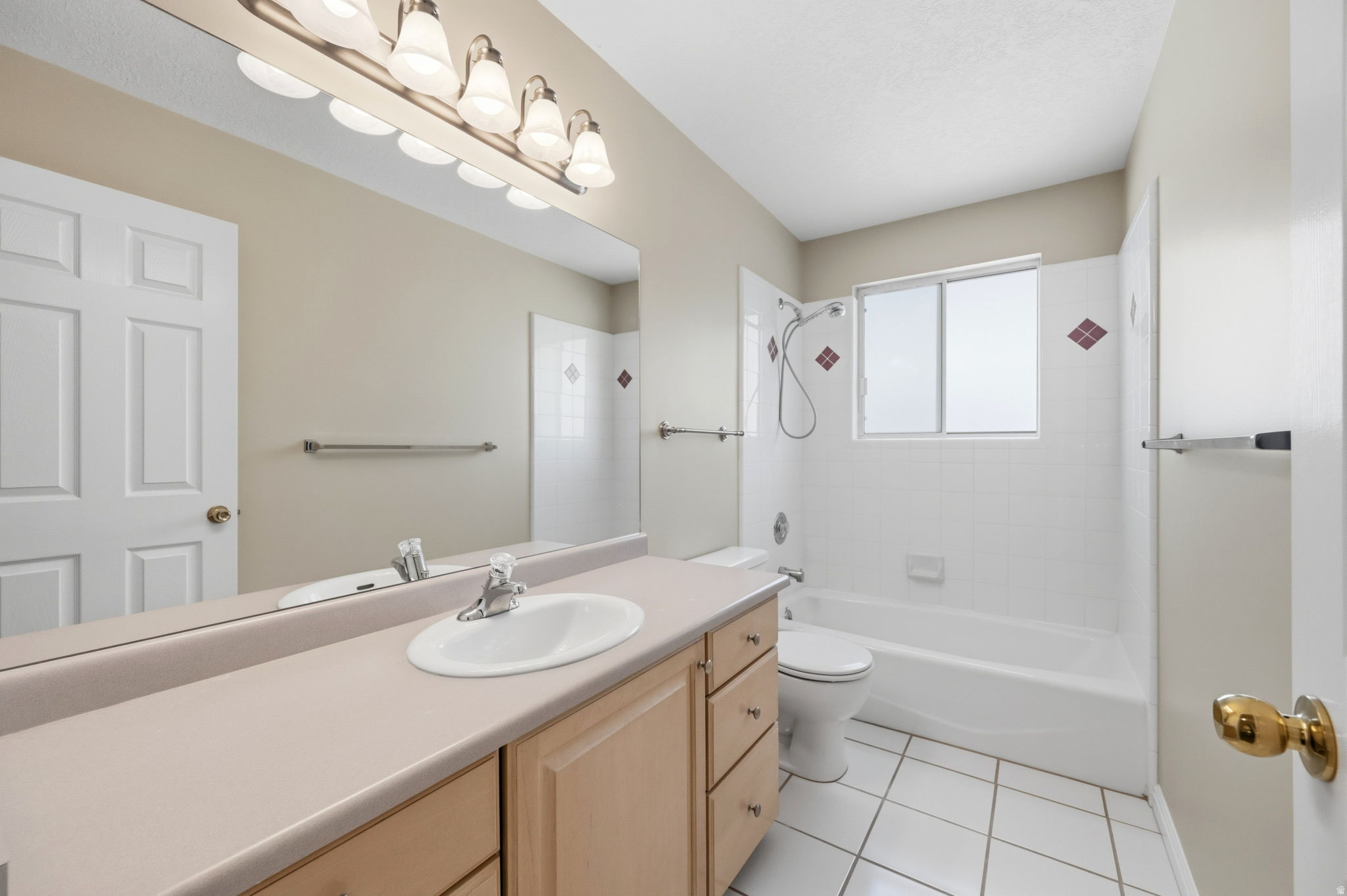 MILL HOLLOW ESTATES - Residential