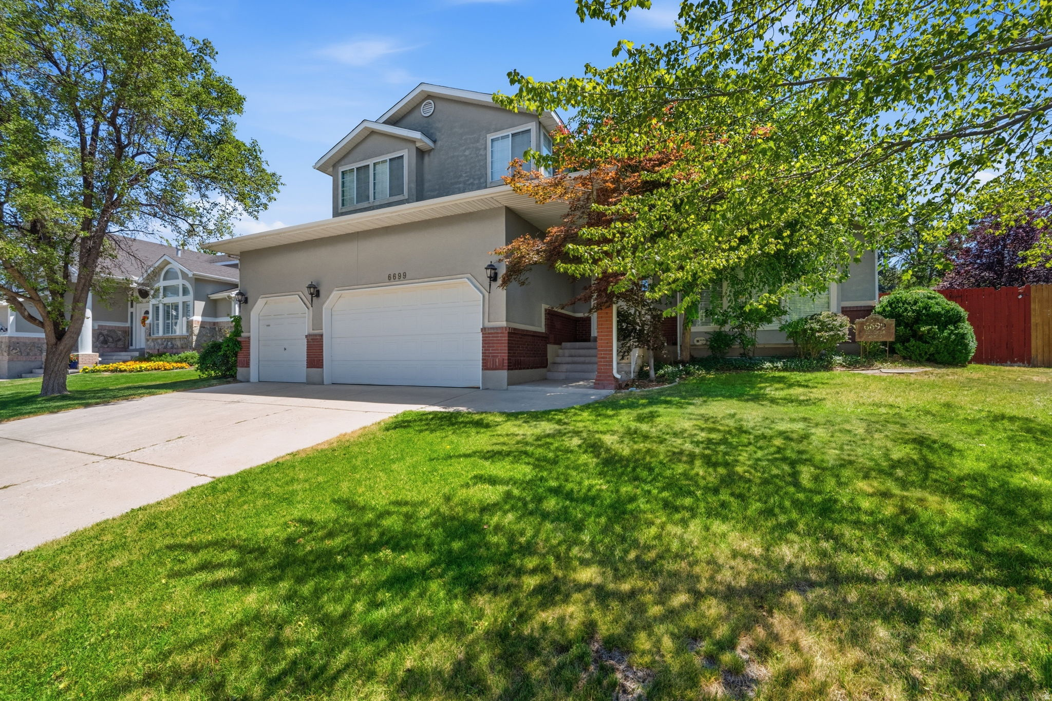 MILL HOLLOW ESTATES - Residential