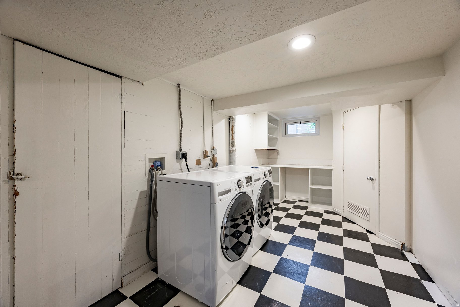 UNIVERSITY HEIGHTS - Residential