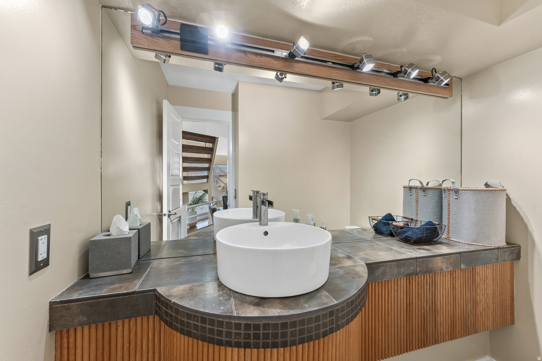 OAK SPRINGS SUB - Residential
