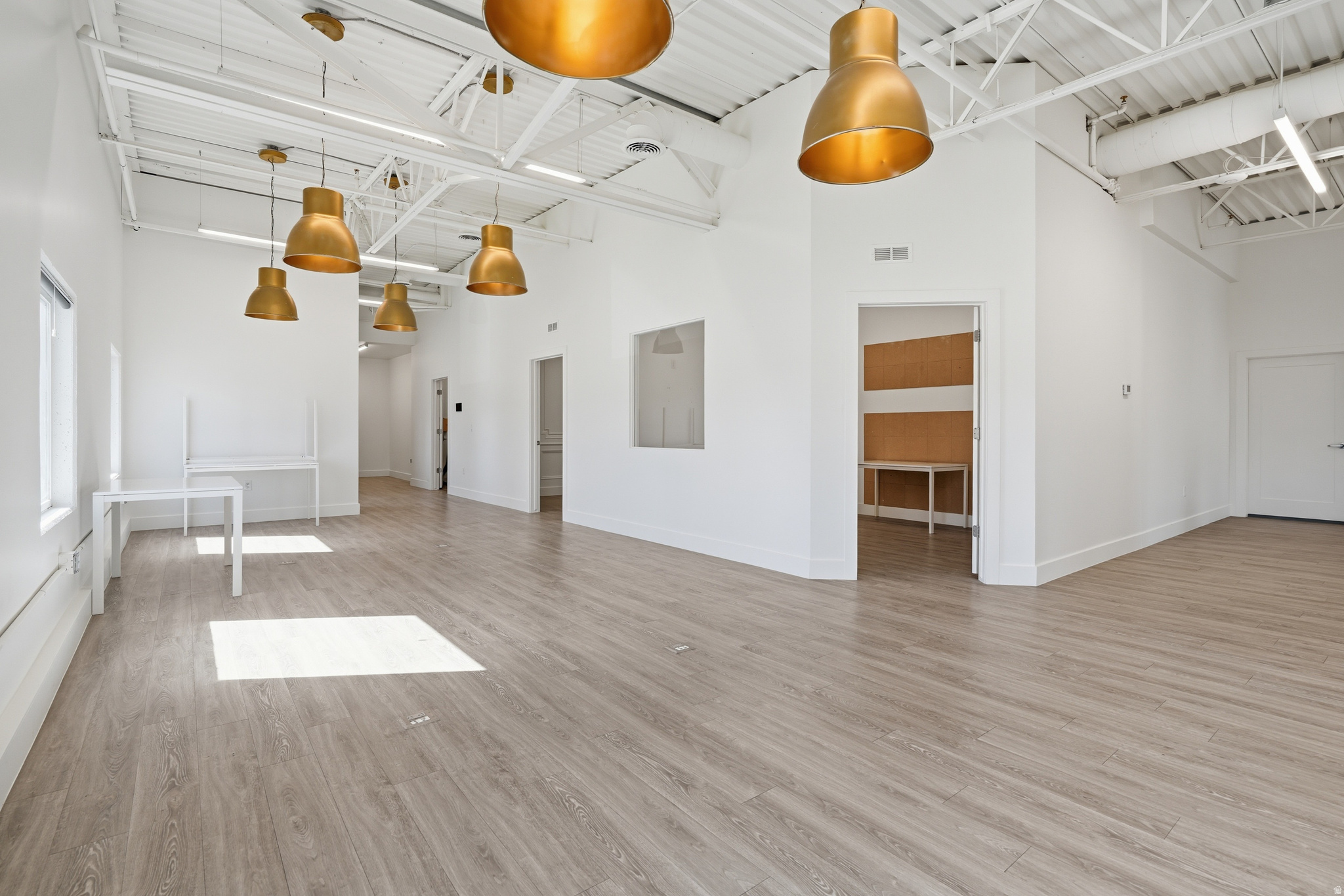 CENTER POINT - Commercial Sale