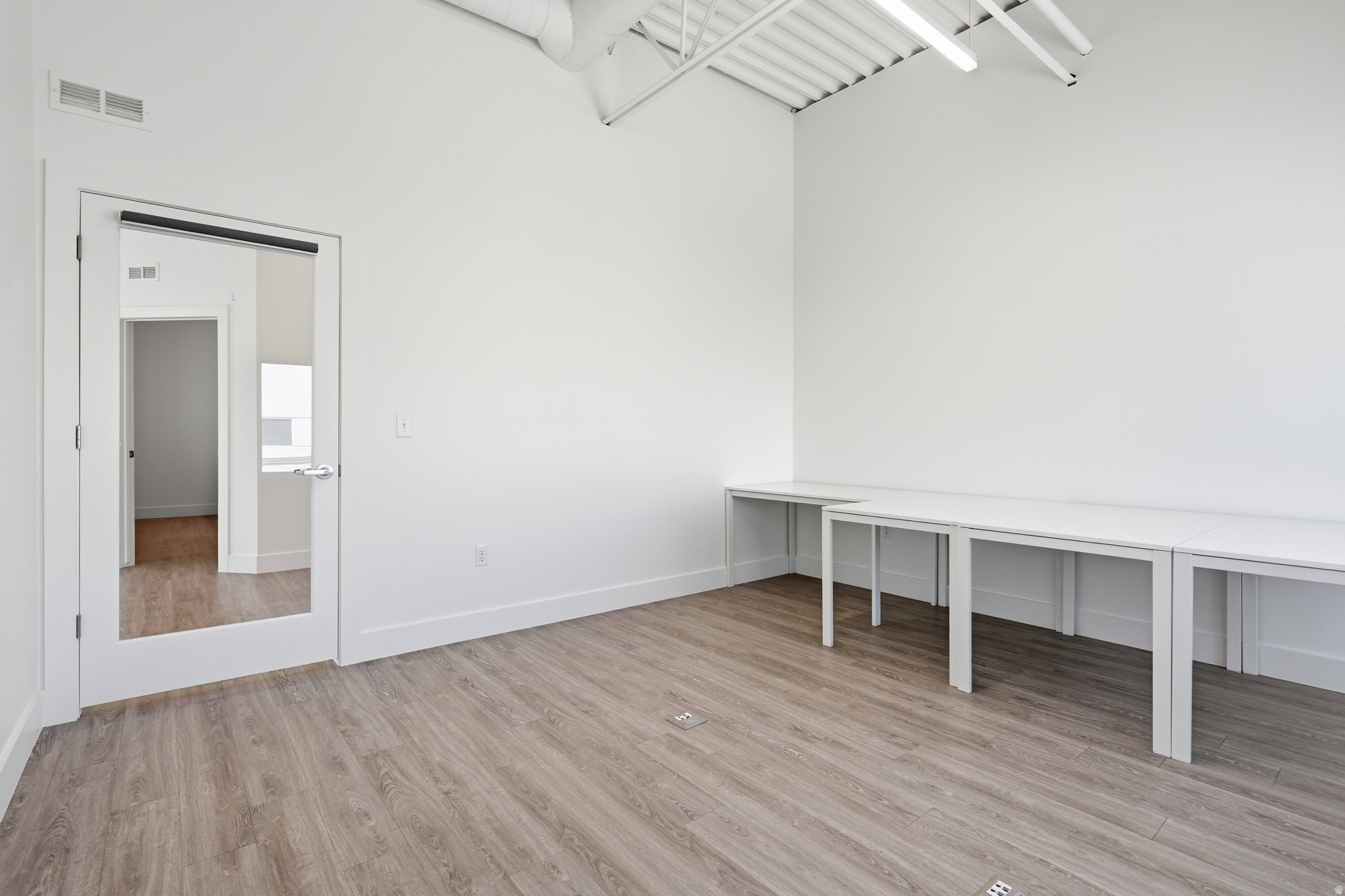 CENTER POINT - Commercial Sale
