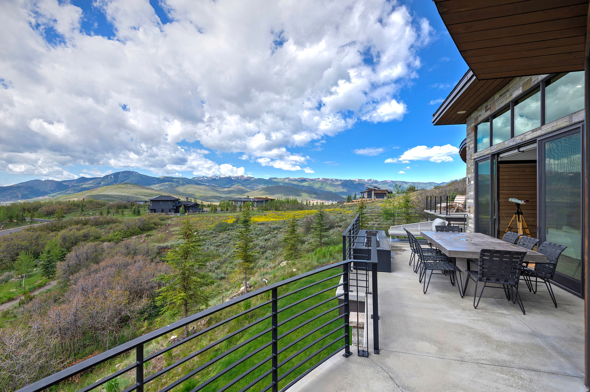 DEER VISTA - Residential