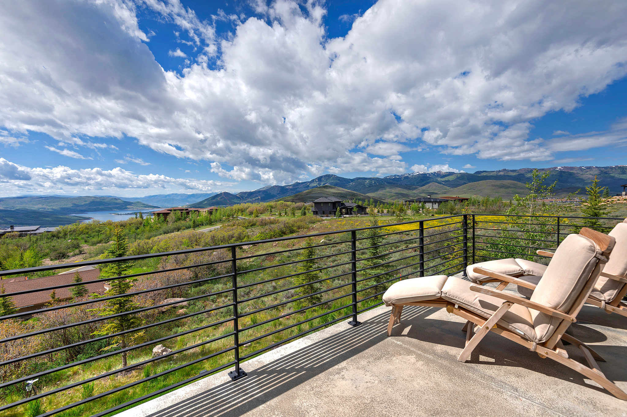DEER VISTA - Residential
