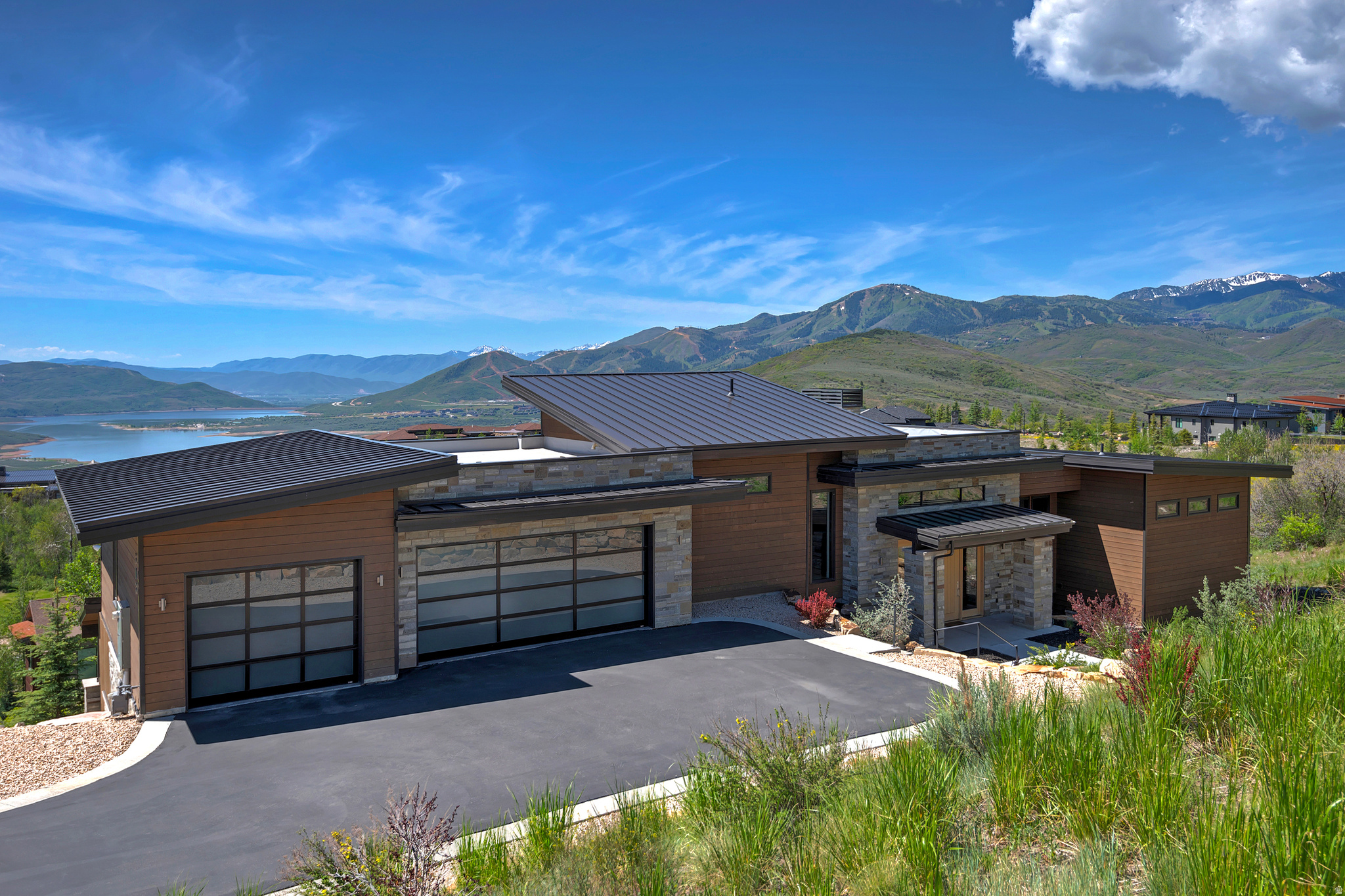 DEER VISTA - Residential