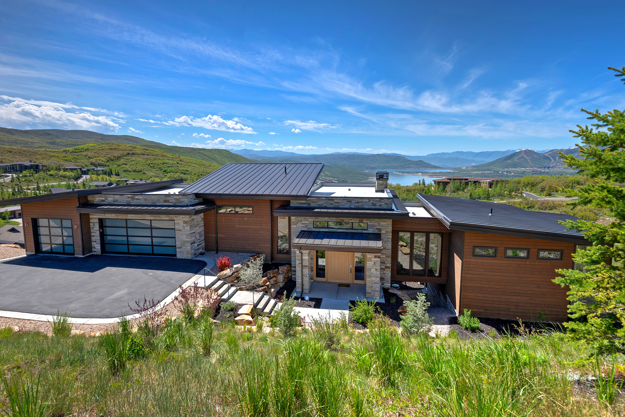 DEER VISTA - Residential