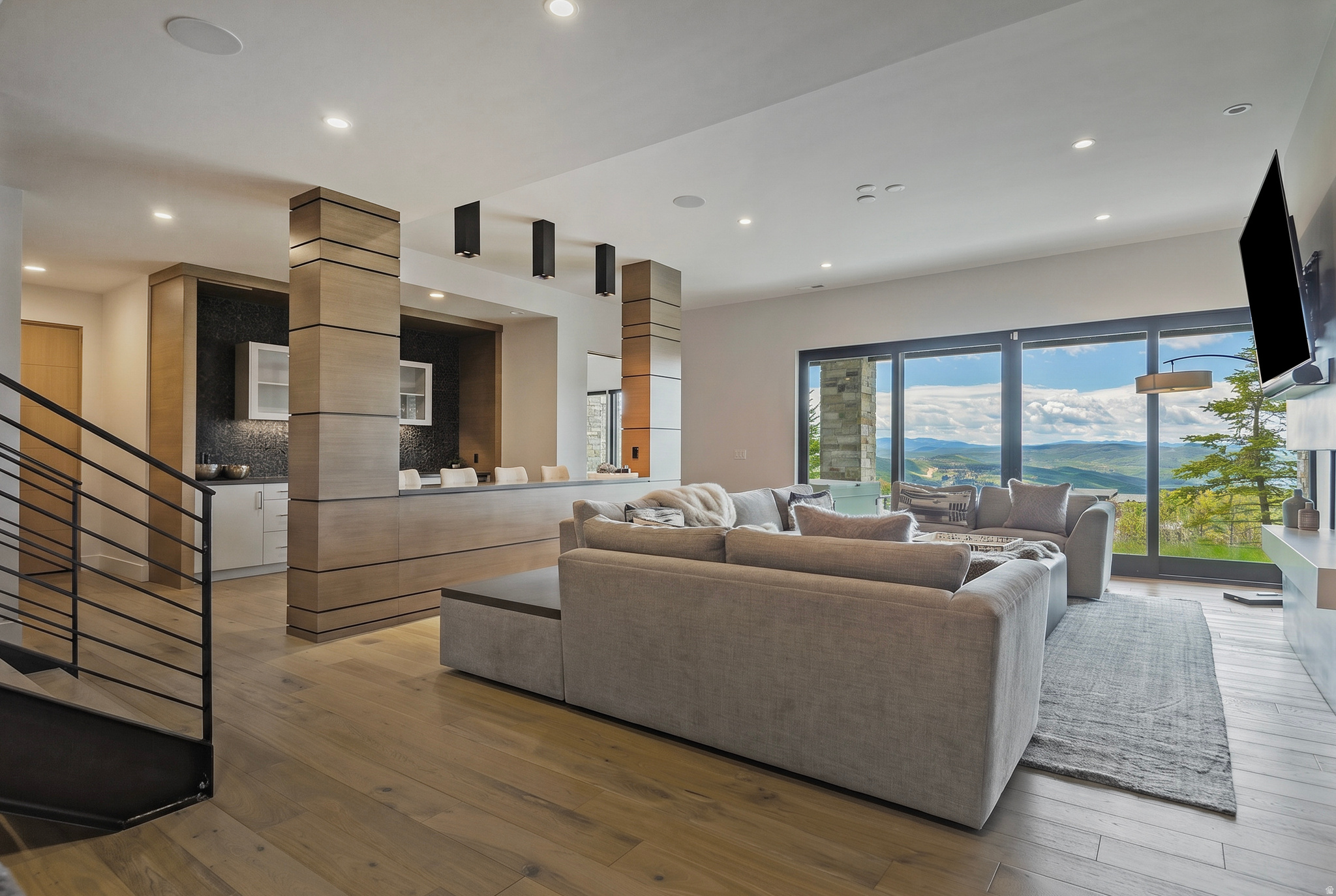 DEER VISTA - Residential