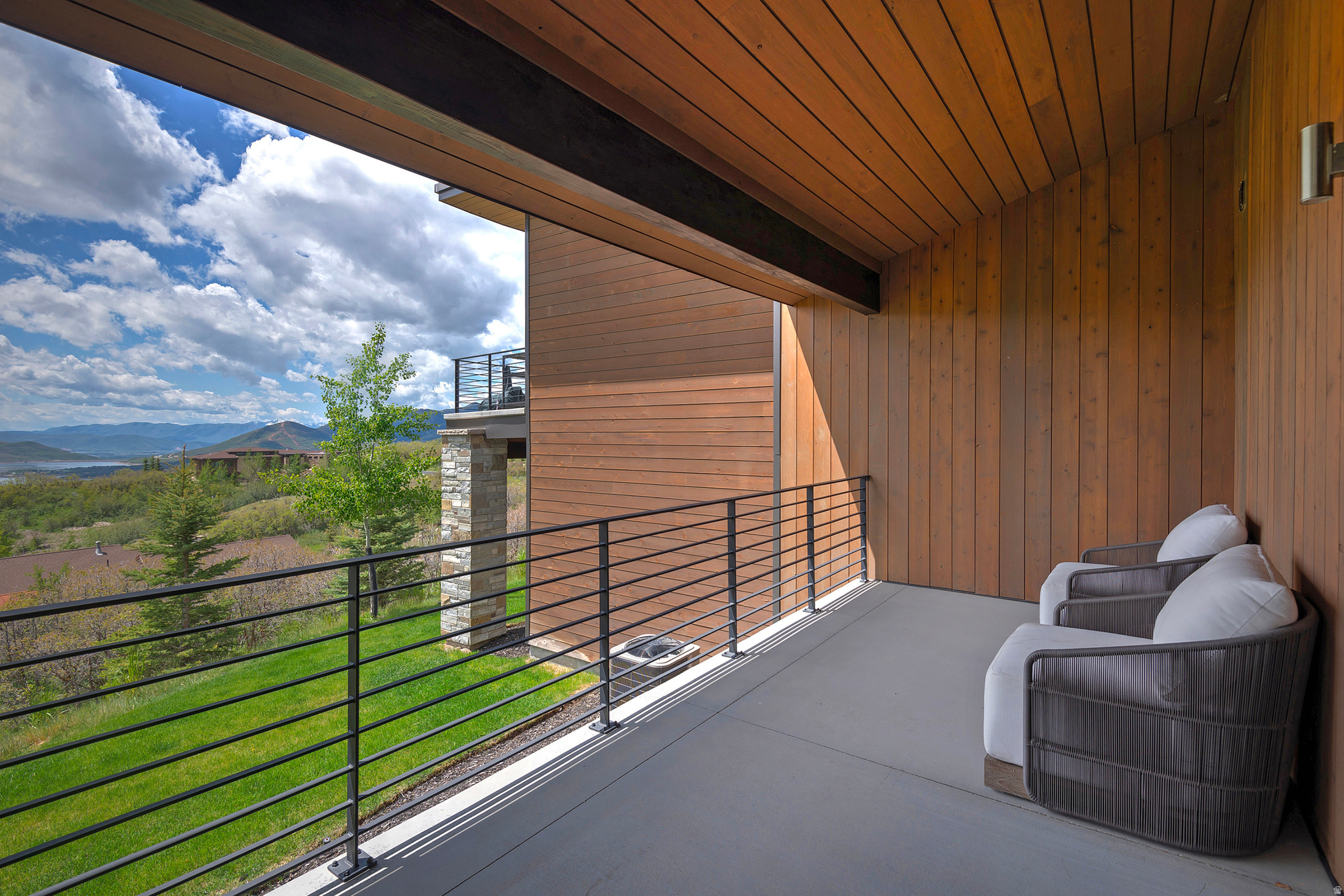 DEER VISTA - Residential