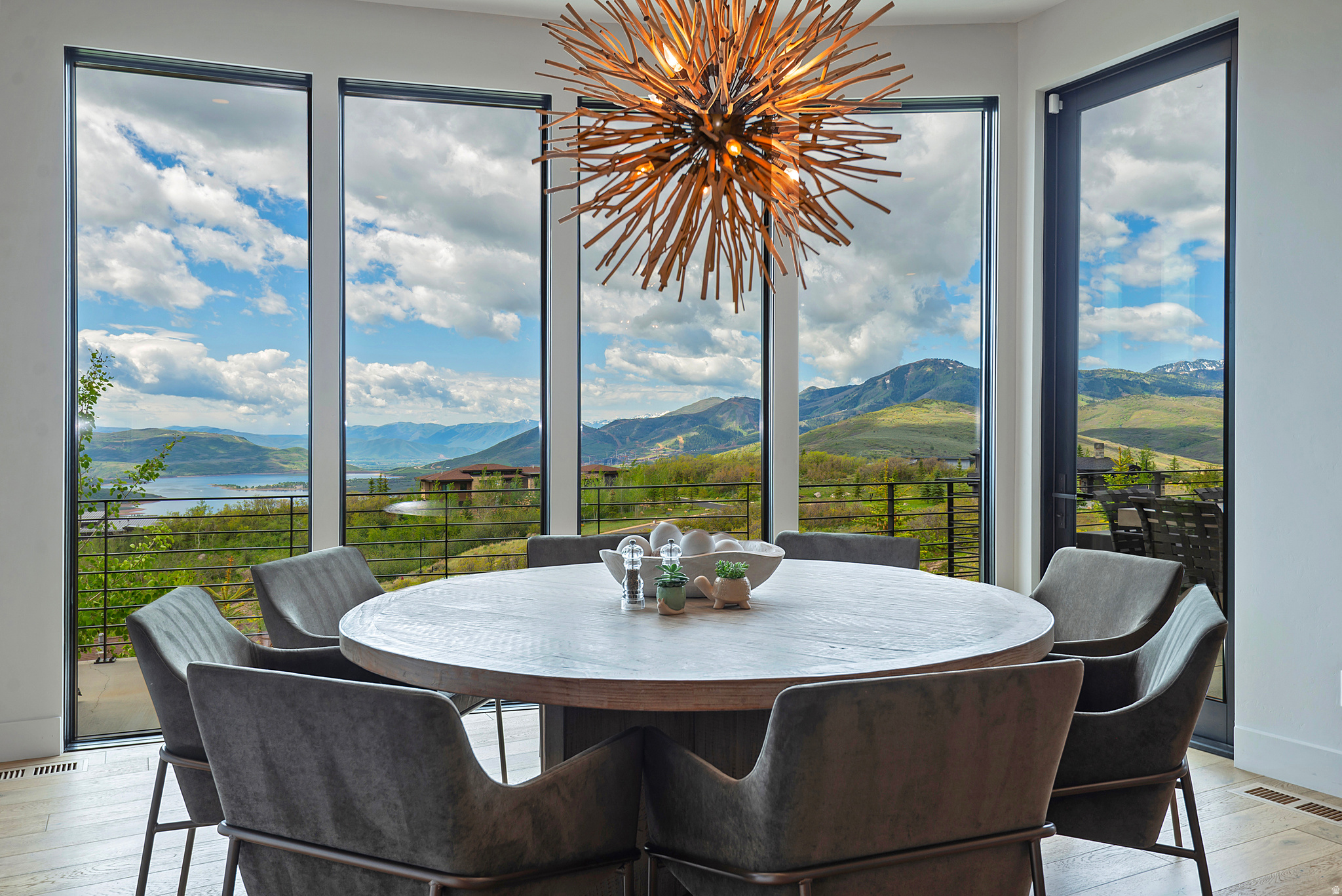 DEER VISTA - Residential