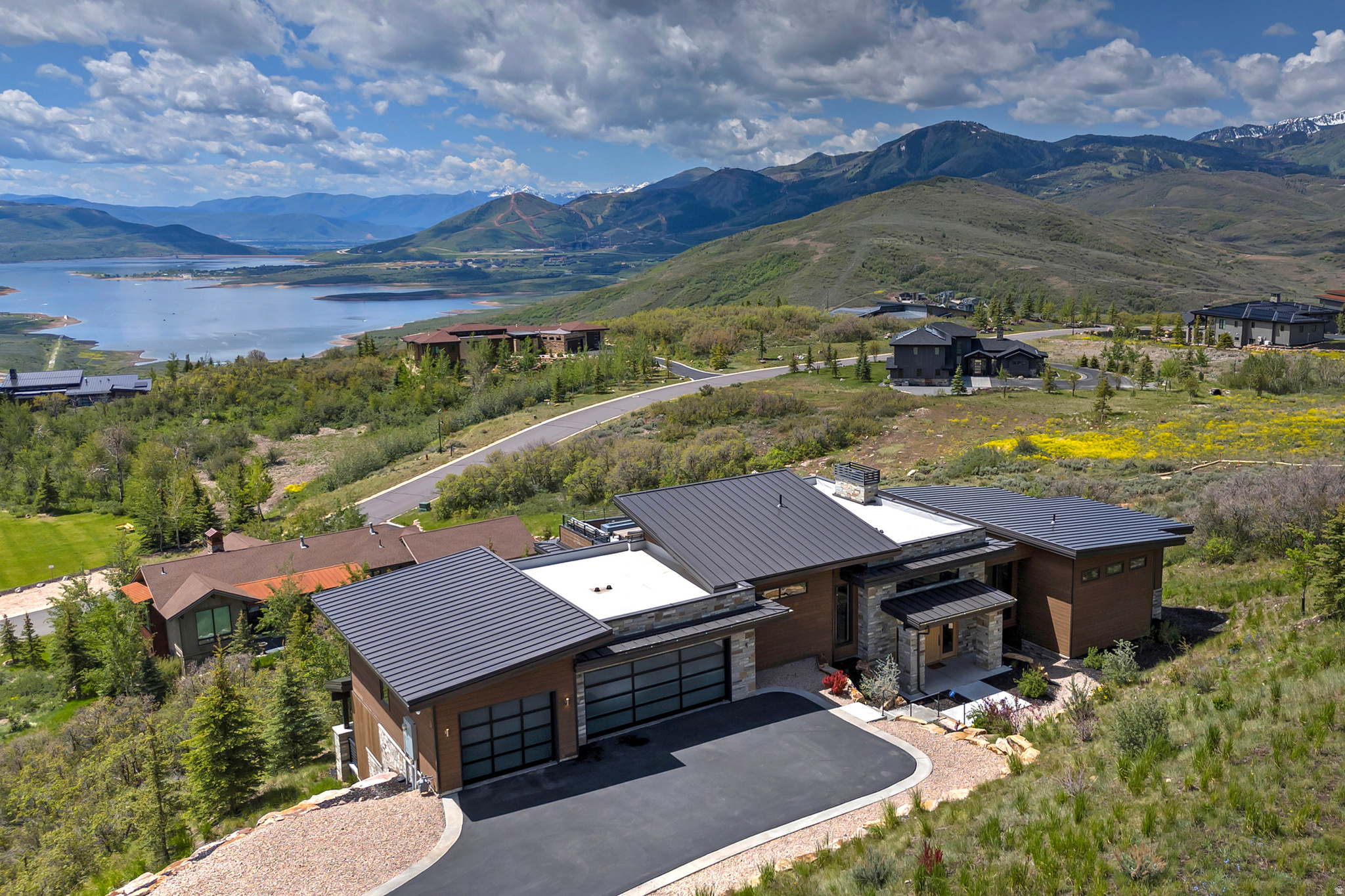 DEER VISTA - Residential