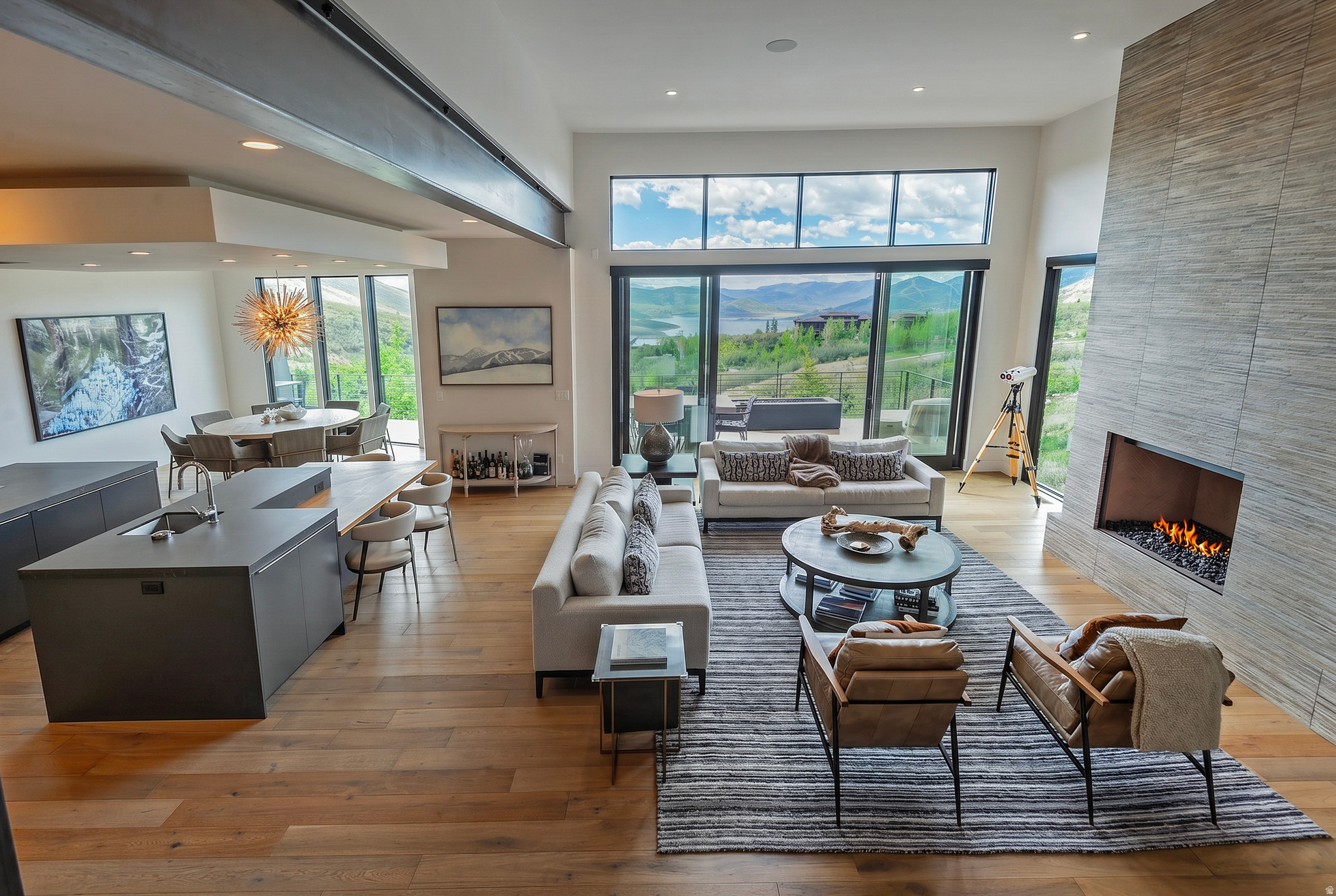 DEER VISTA - Residential
