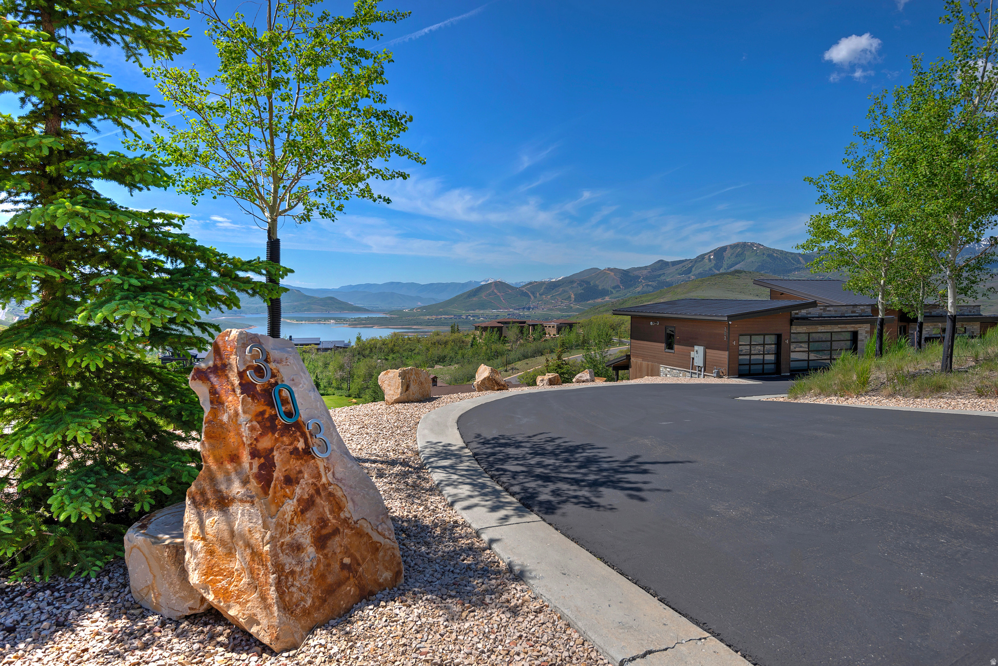 DEER VISTA - Residential