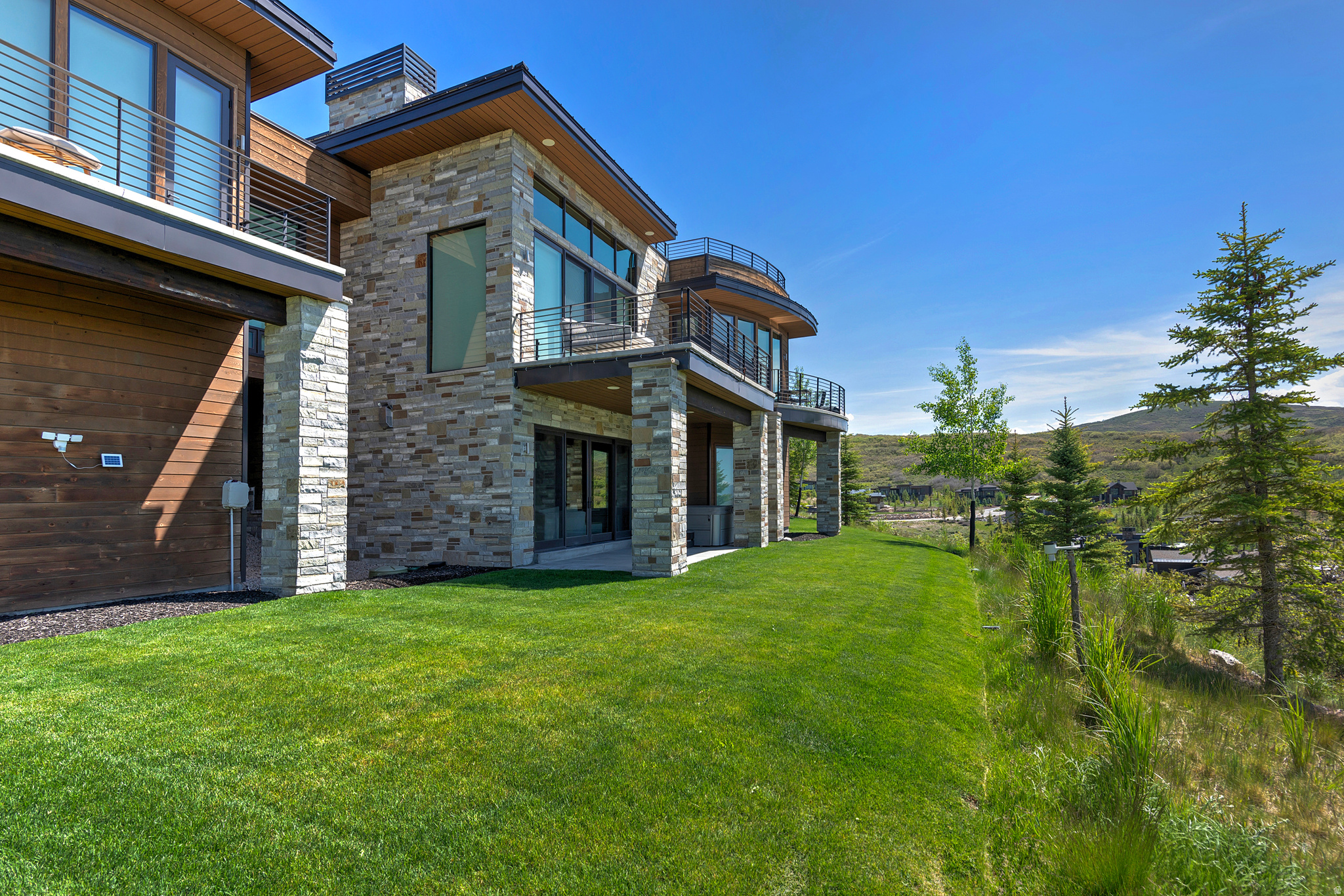DEER VISTA - Residential