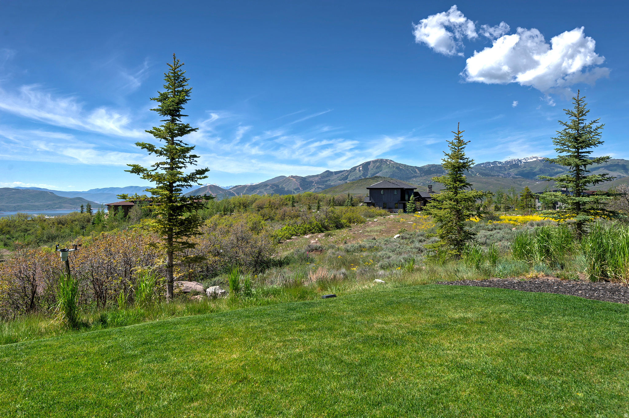 DEER VISTA - Residential