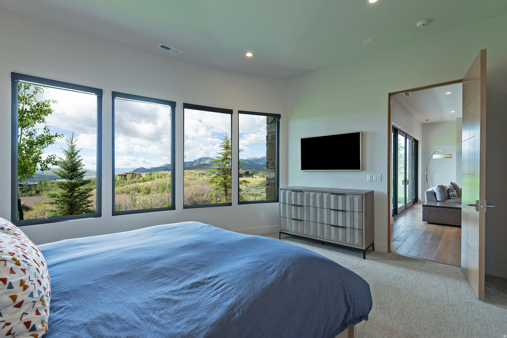 DEER VISTA - Residential