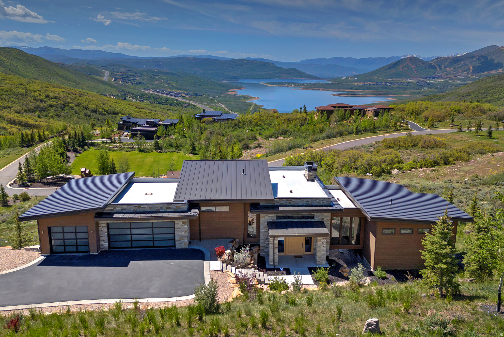 DEER VISTA - Residential
