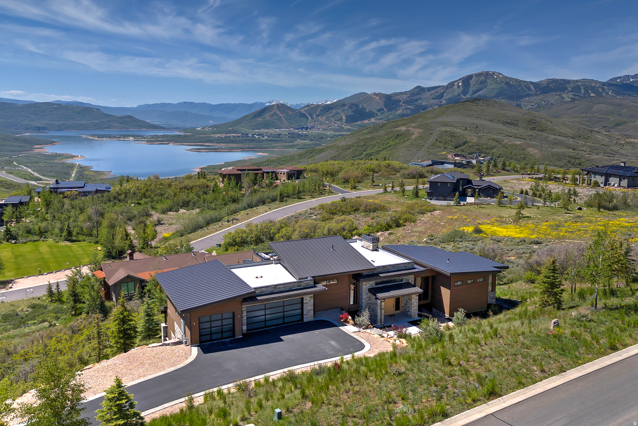 DEER VISTA - Residential