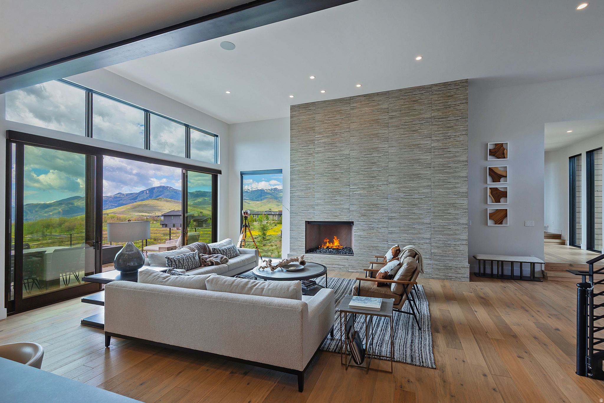 DEER VISTA - Residential