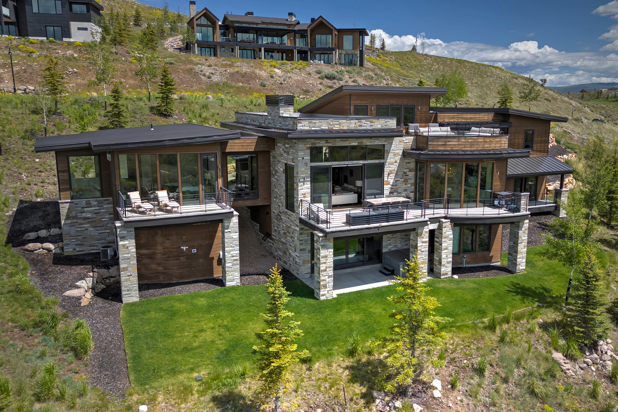 DEER VISTA - Residential