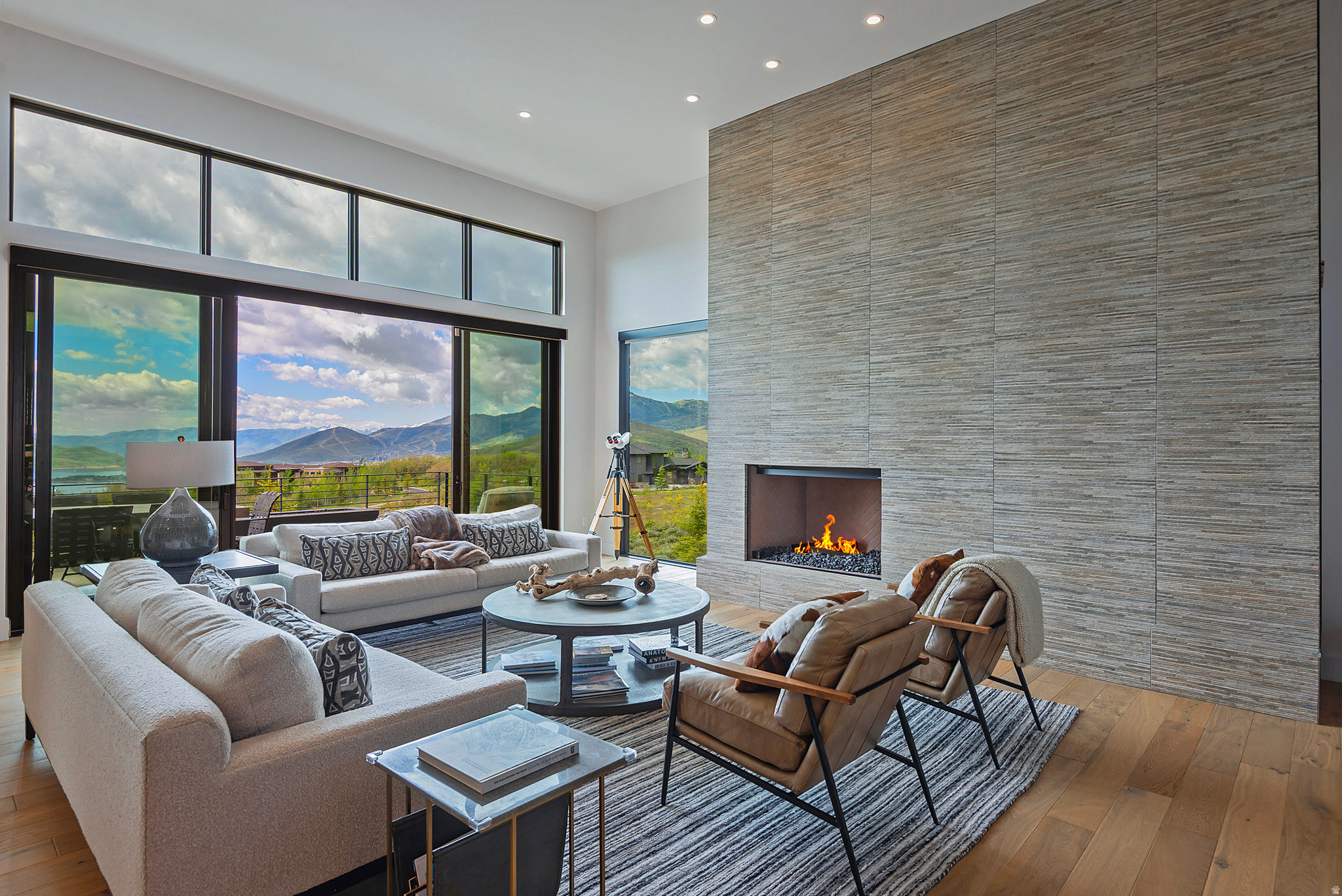 DEER VISTA - Residential
