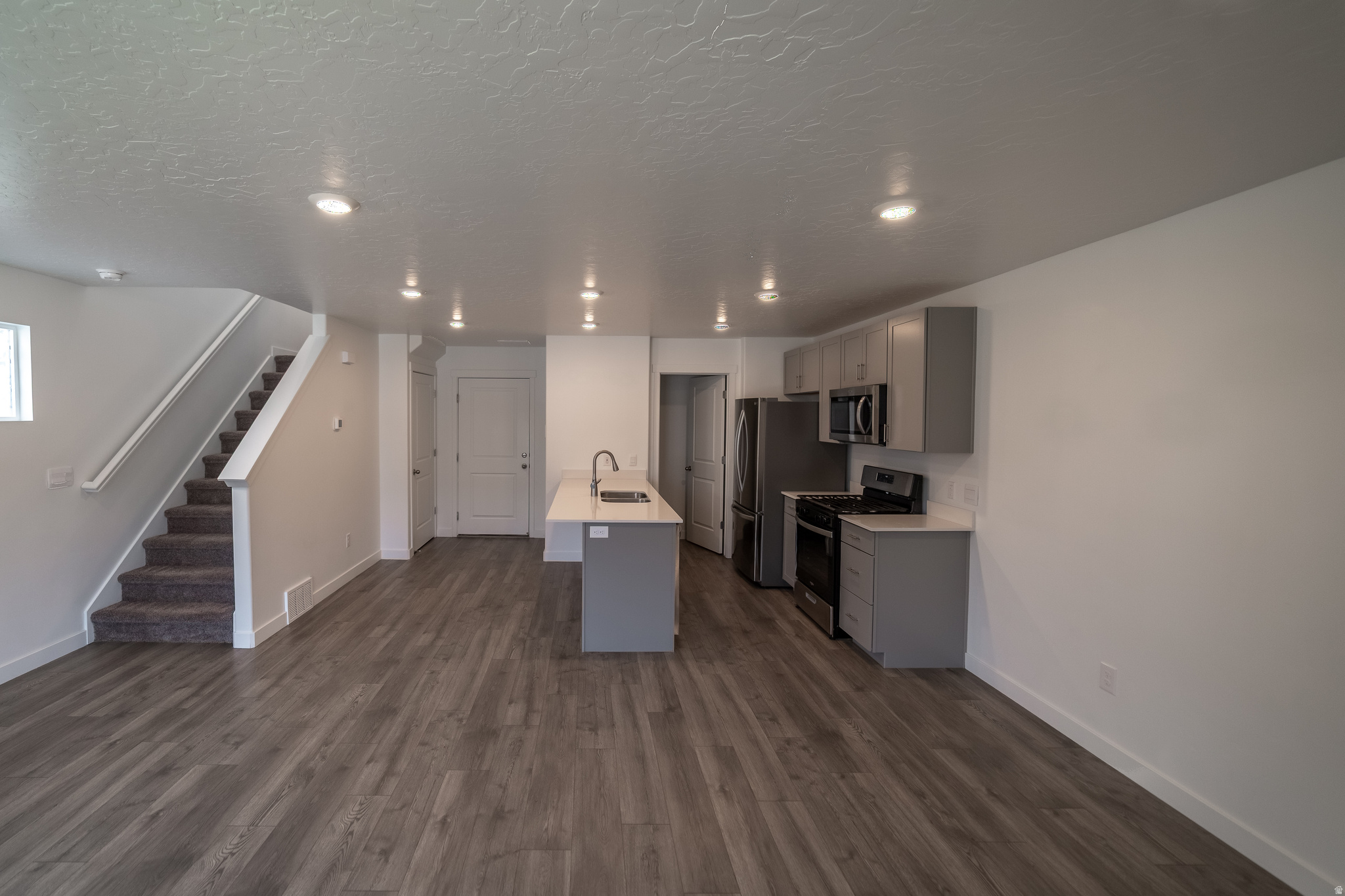SPRING RANCH - Residential