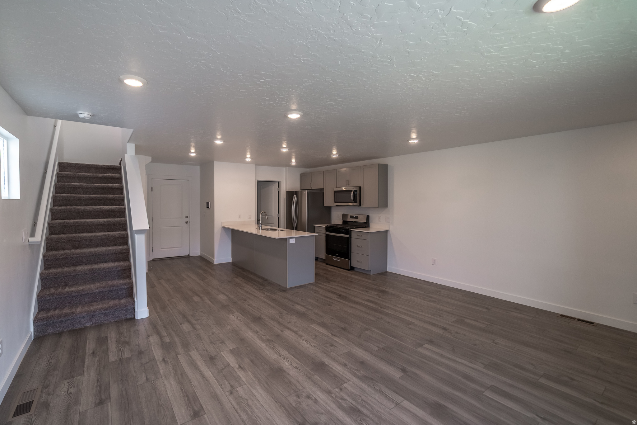SPRING RANCH - Residential