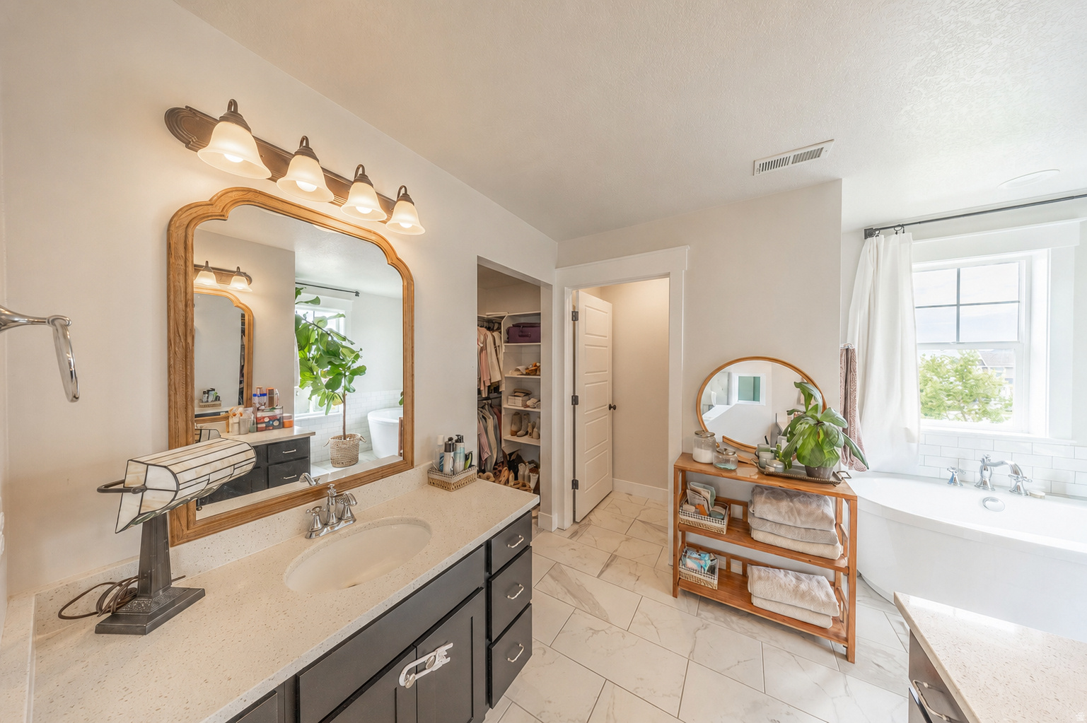 HILL FARMS - Residential