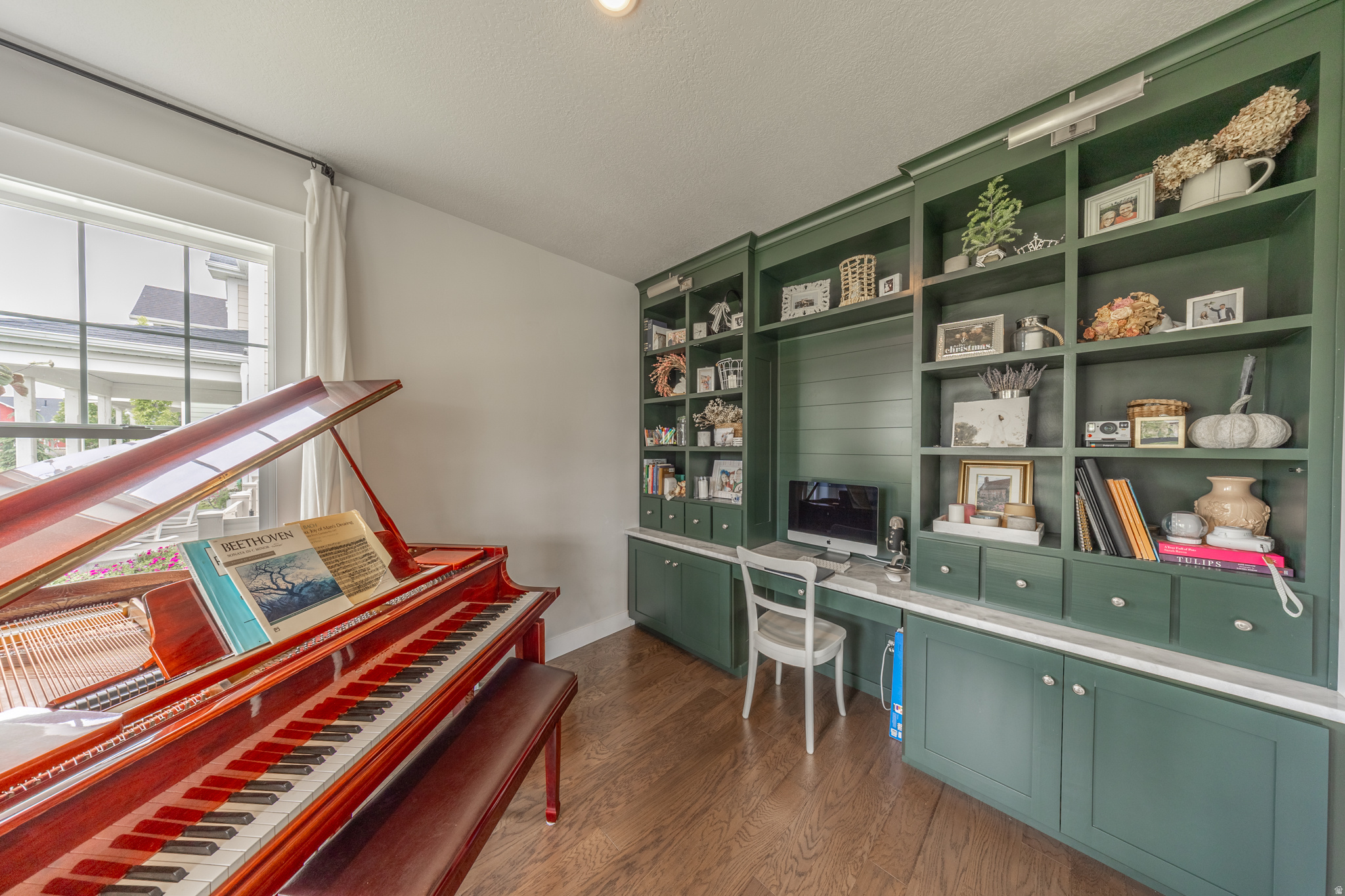 HILL FARMS - Residential