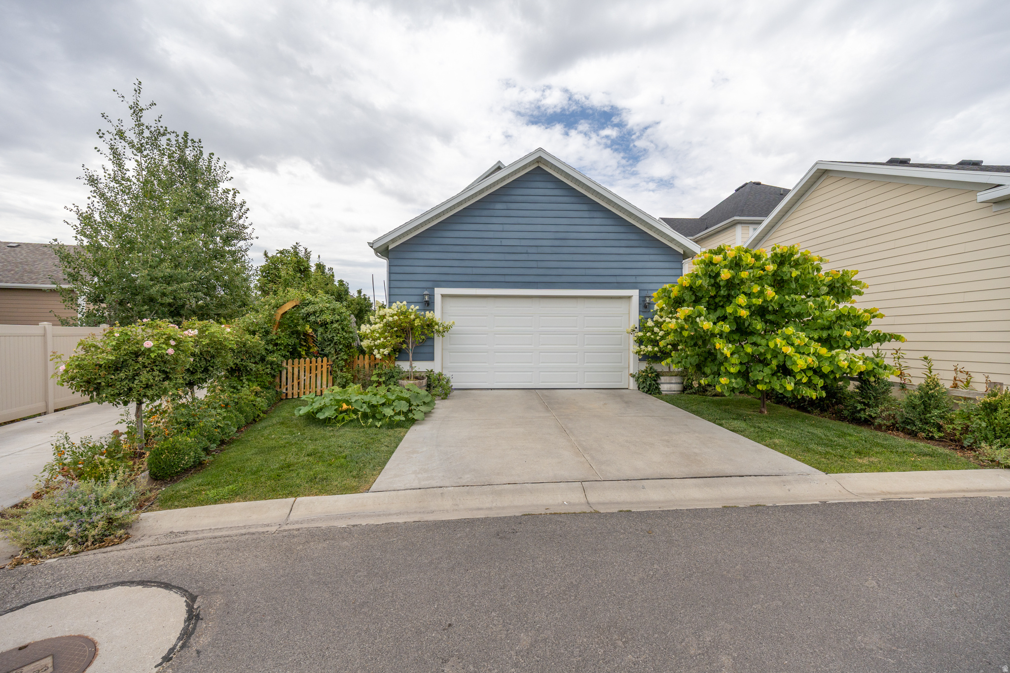 HILL FARMS - Residential