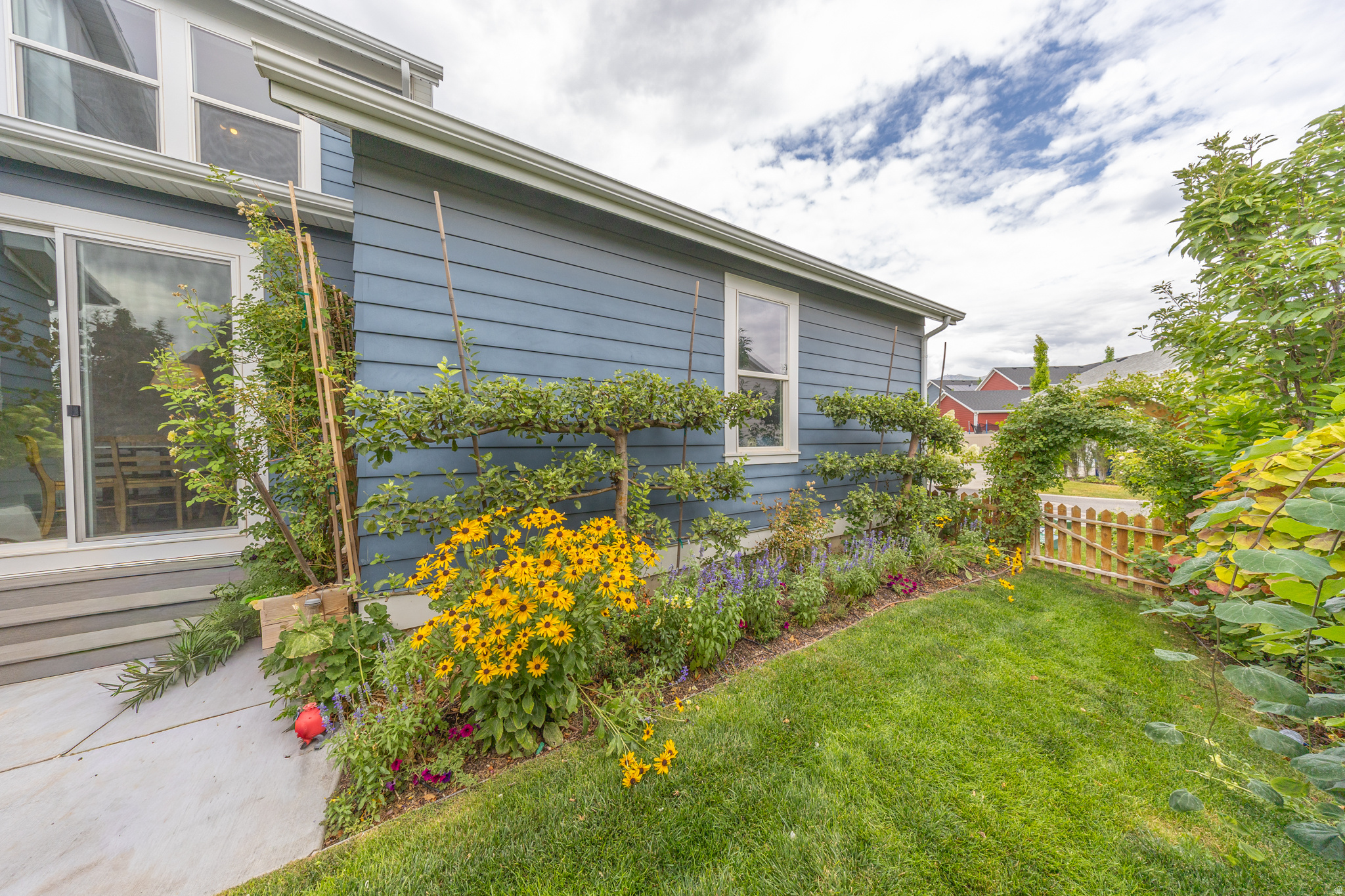 HILL FARMS - Residential